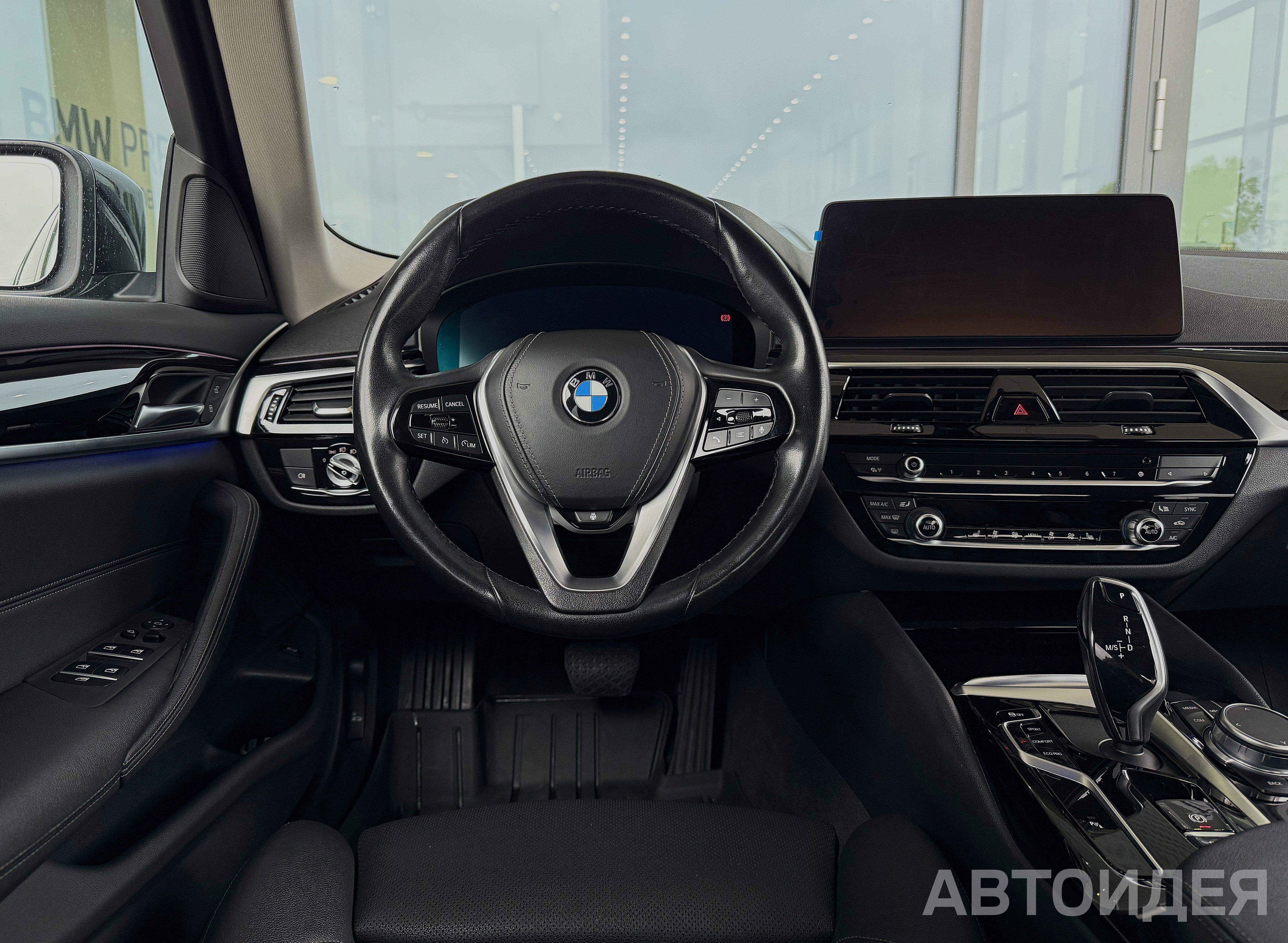 BMW 520d xDrive фото 7