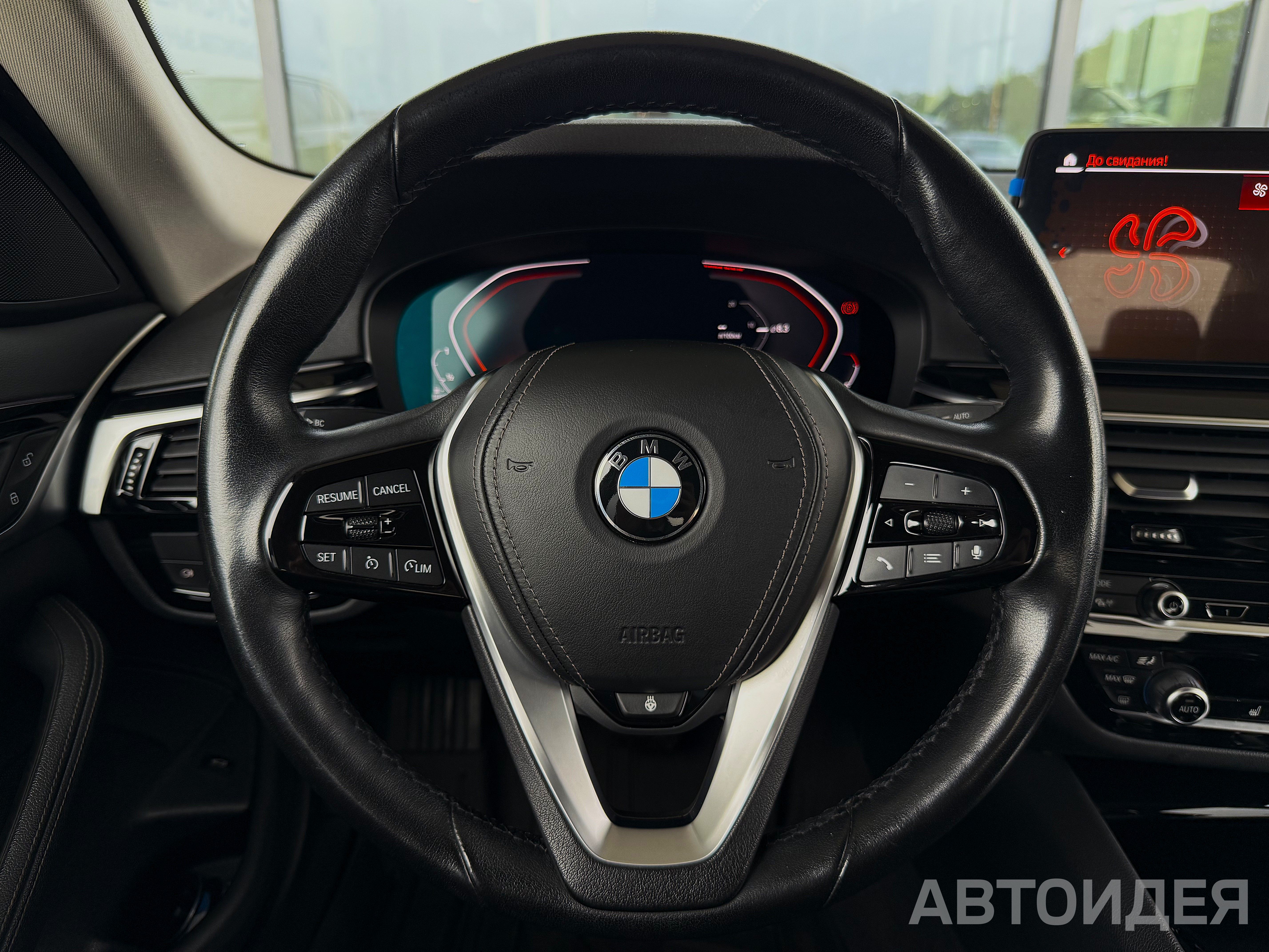 BMW 520d xDrive фото 8