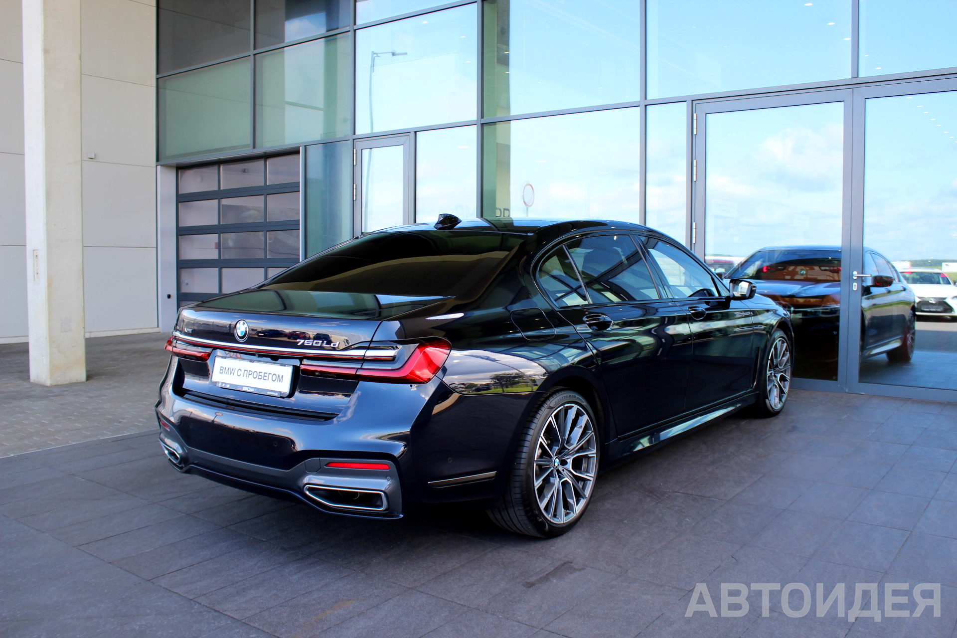 BMW 750Ld xDrive Sedan фото 1