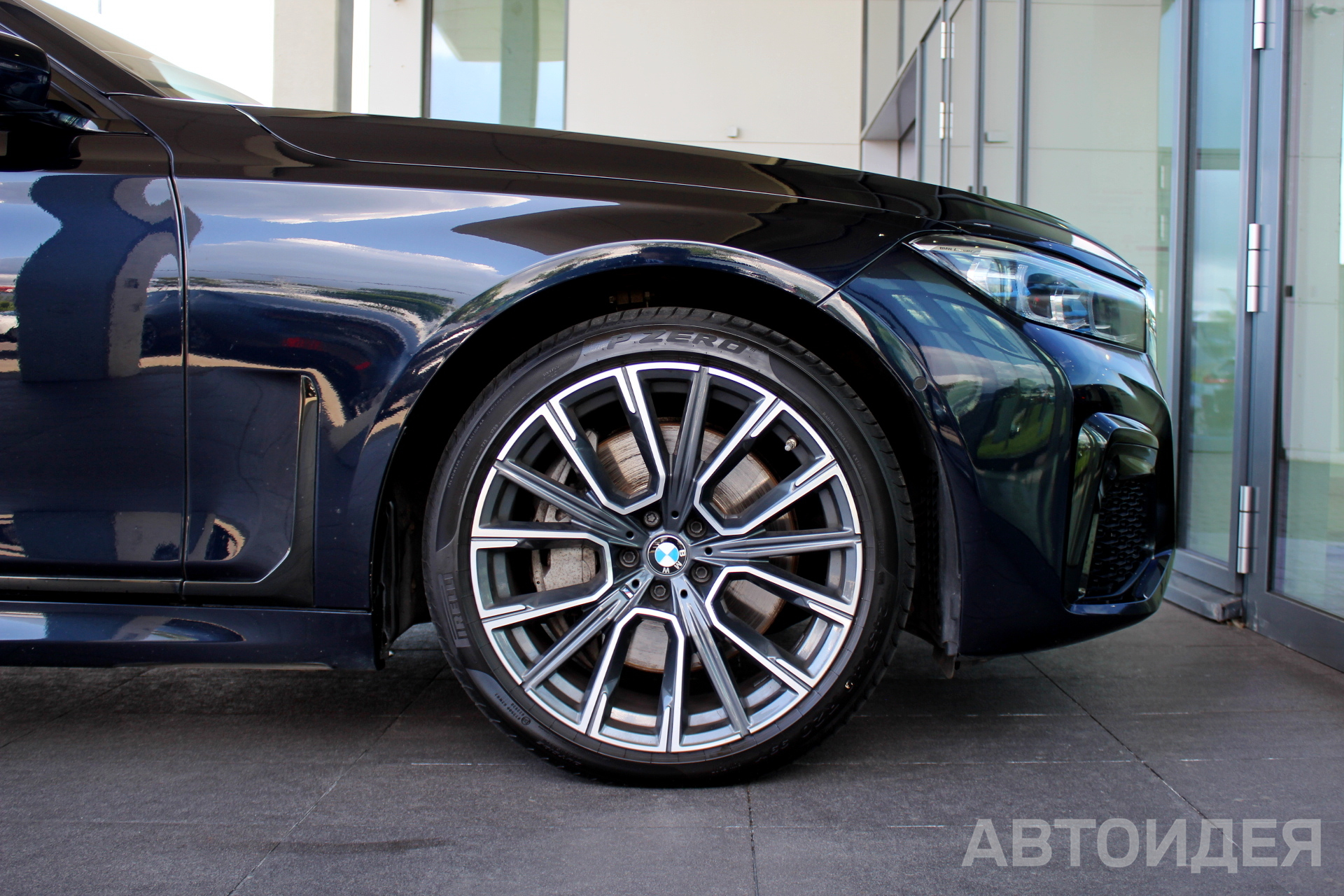 BMW 750Ld xDrive Sedan фото 5