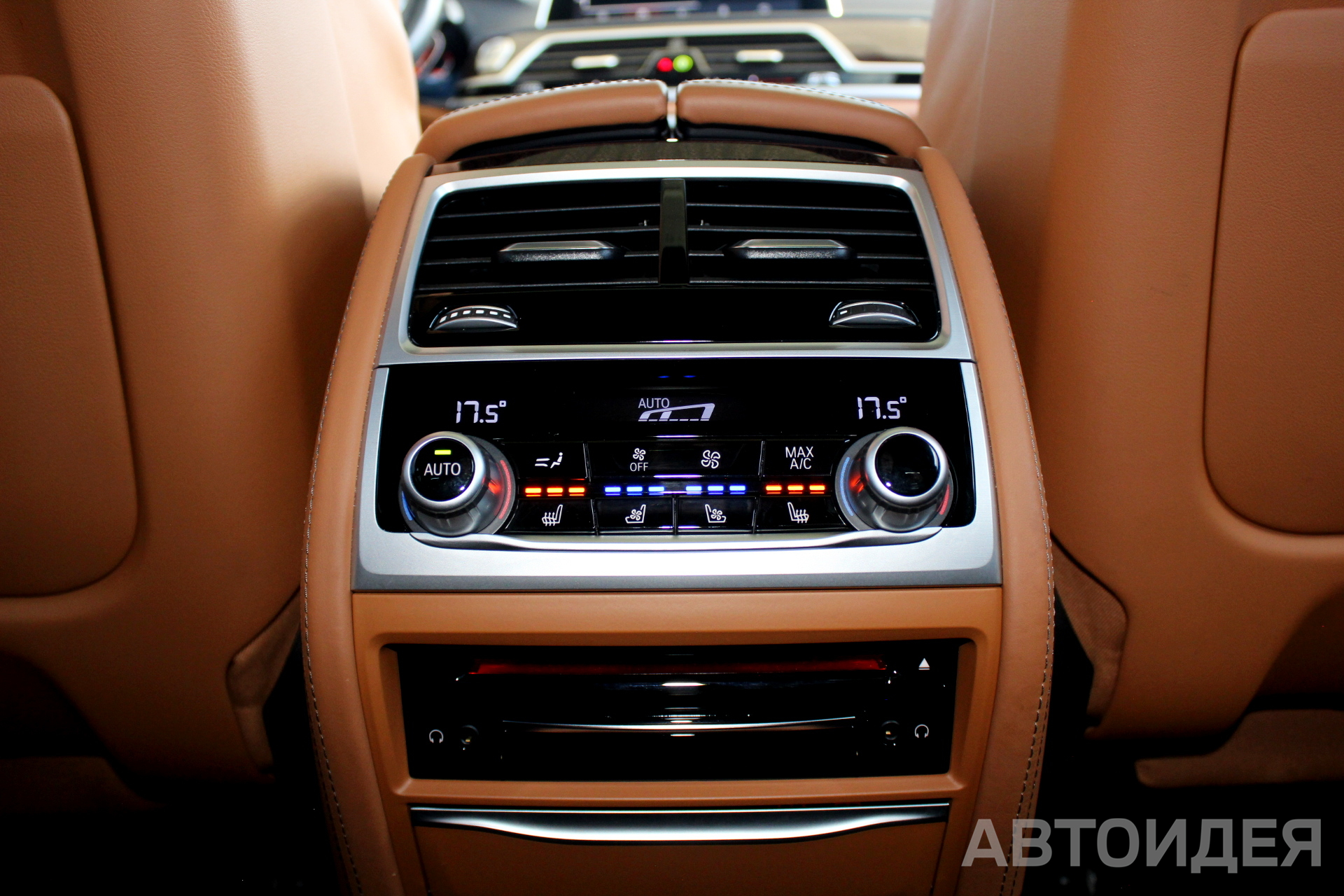 BMW 750Ld xDrive Sedan фото 27