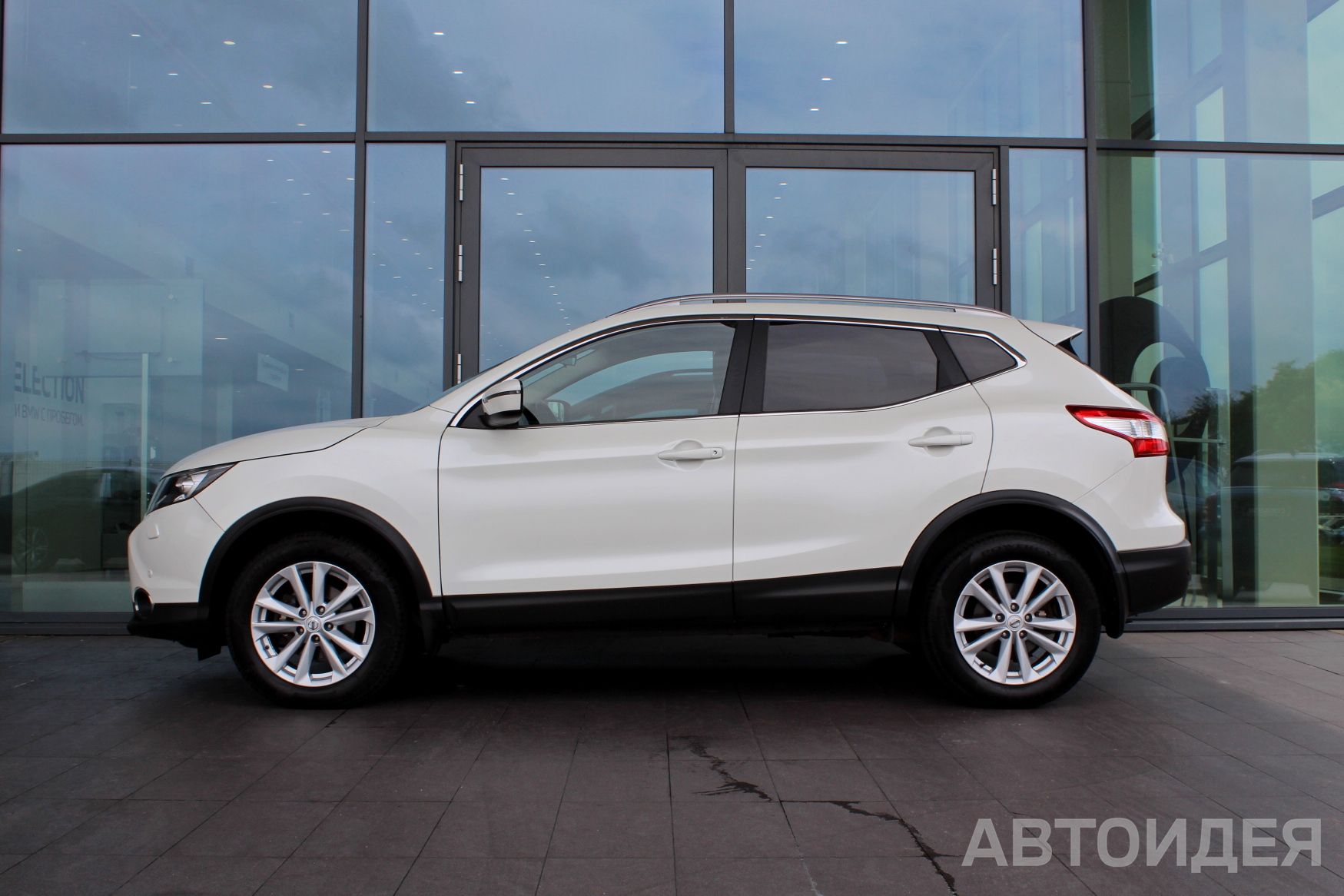 NISSAN QASHQAI 2.0 фото 2