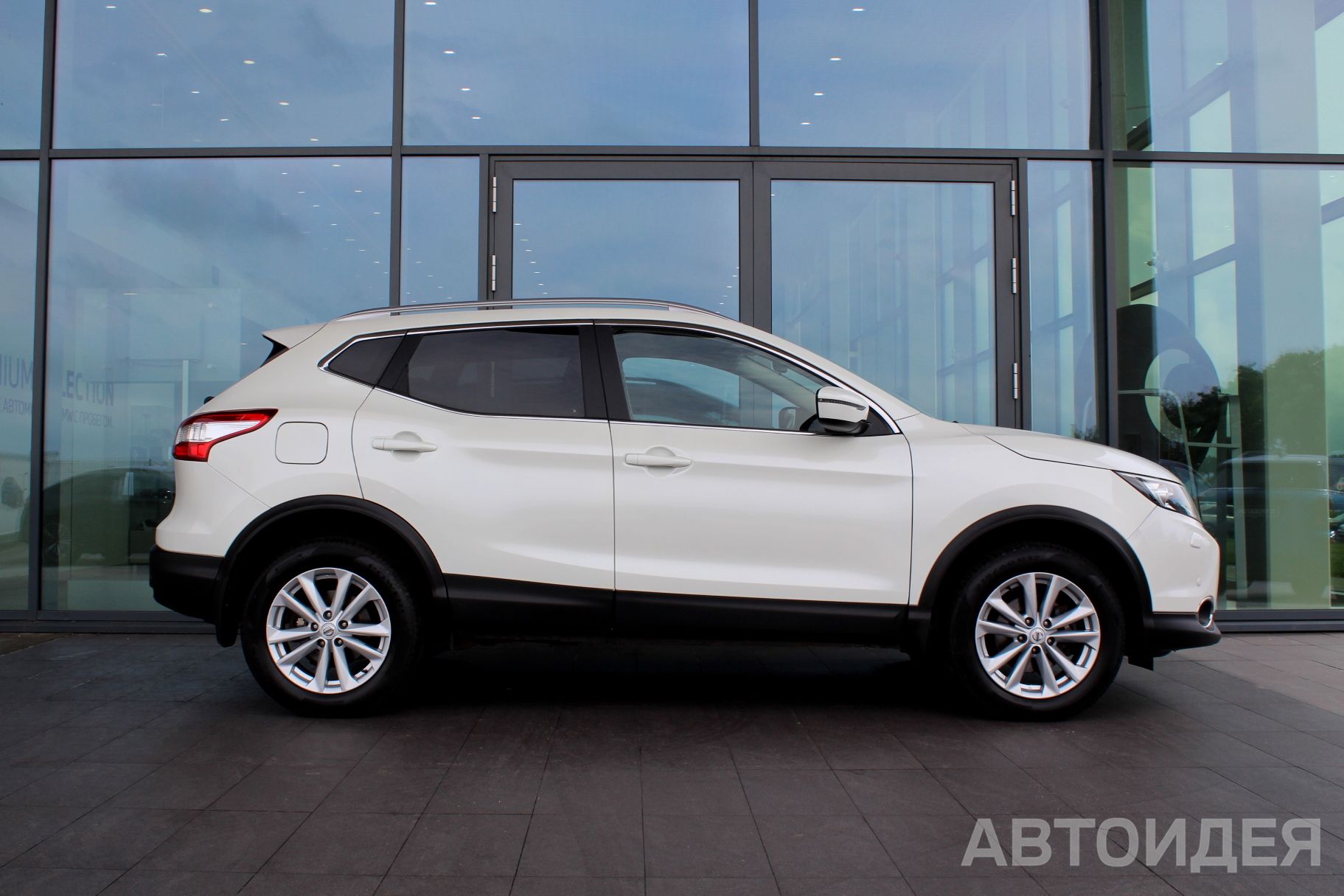 NISSAN QASHQAI 2.0 фото 3