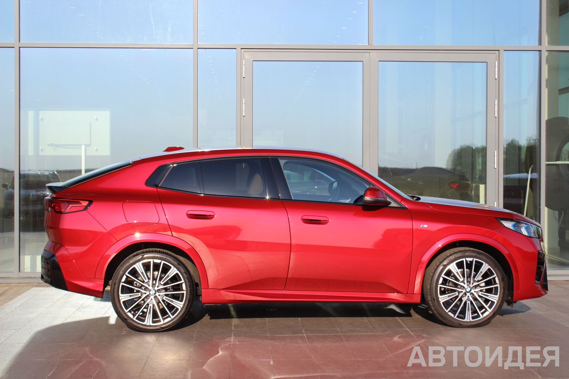 BMW X2 sDrive18i фото 2