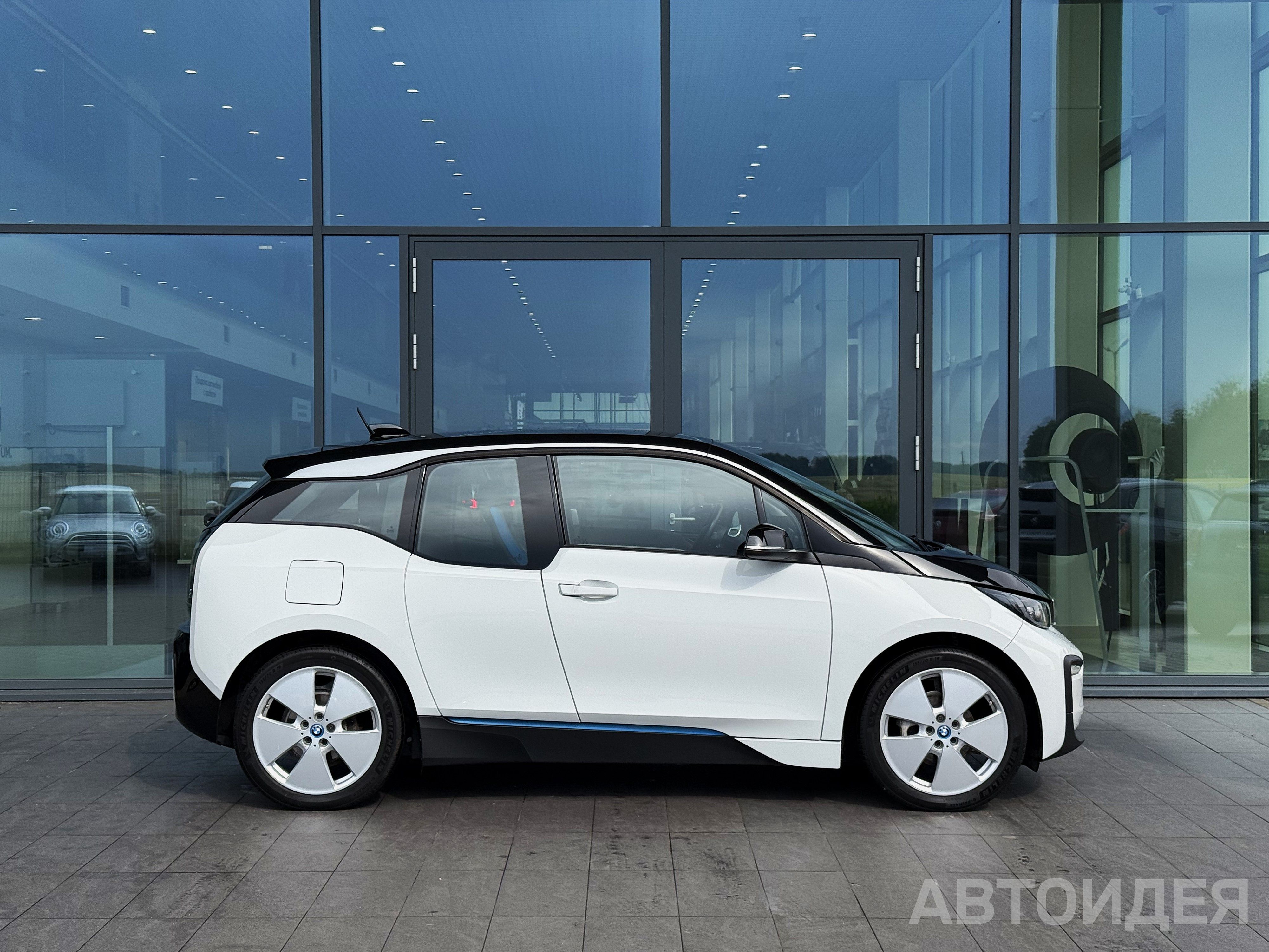 BMW i i3 (120Ah) фото 2