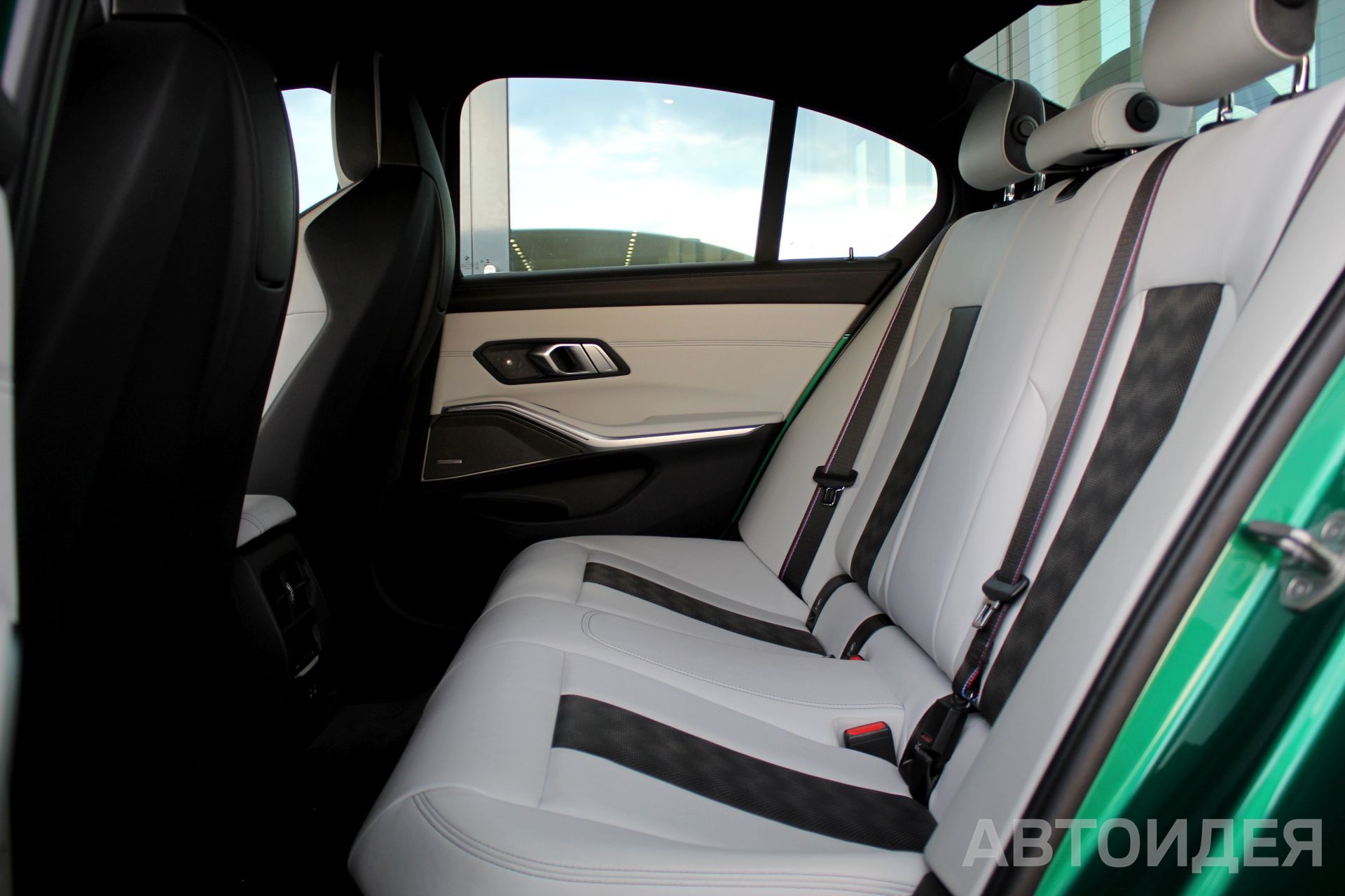 BMW M3 Competition xDrive фото 26