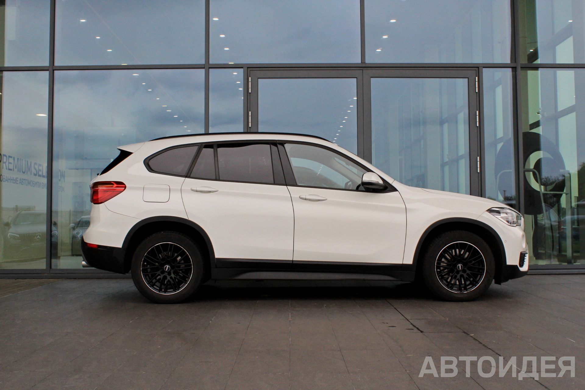 BMW X1 sDrive20i фото 3
