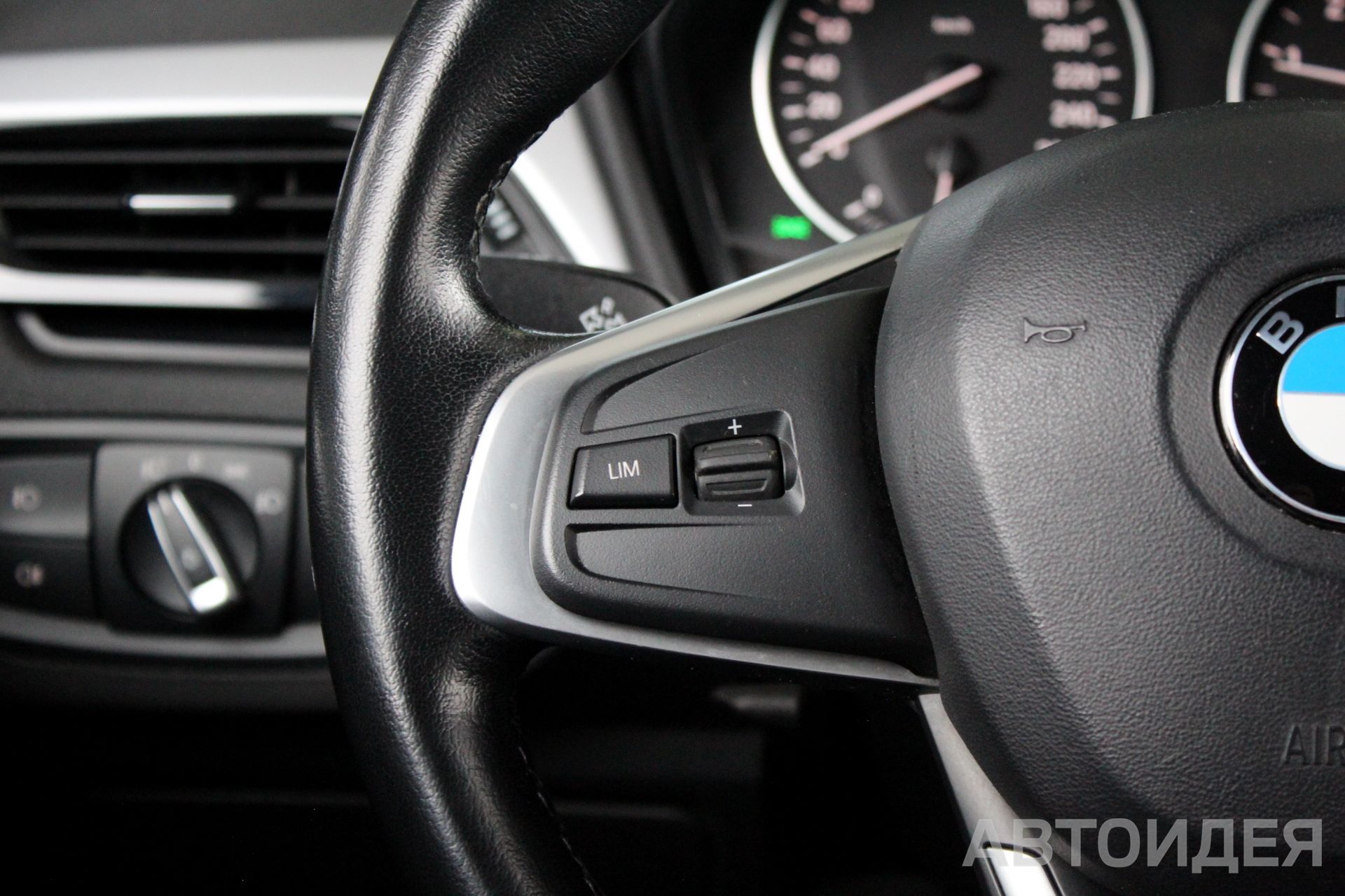 BMW X1 sDrive20i фото 10