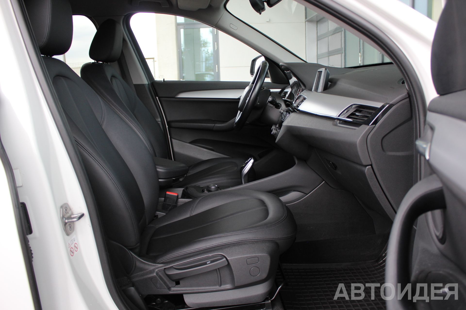 BMW X1 sDrive20i фото 20