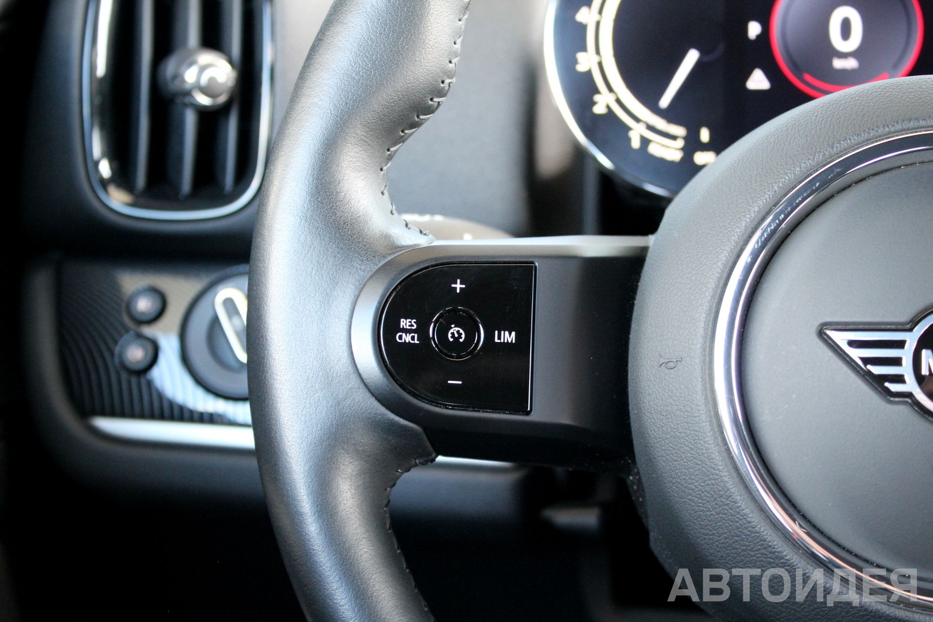 MINI Cooper S ALL4 Countryman фото 10