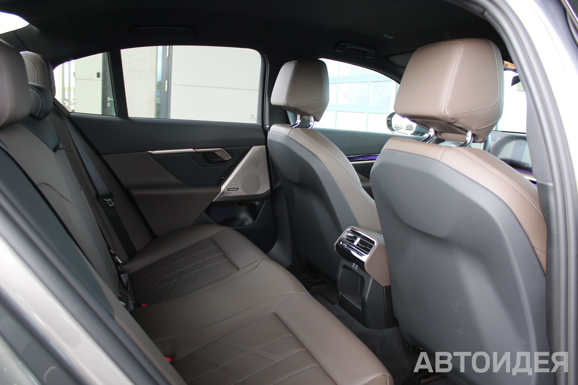 BMW 520d xDrive Sedan фото 8