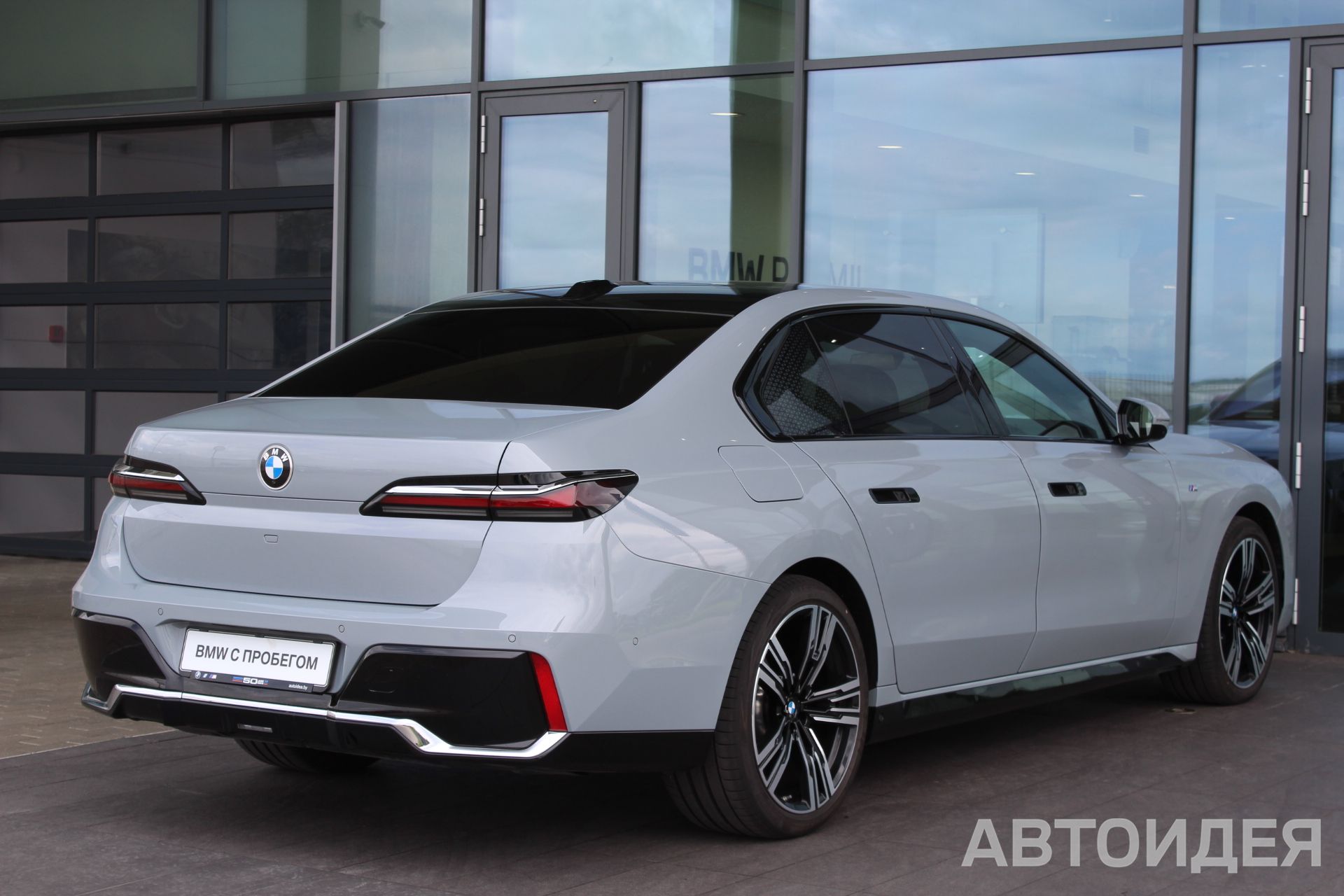 BMW 740d xDrive Sedan фото 4