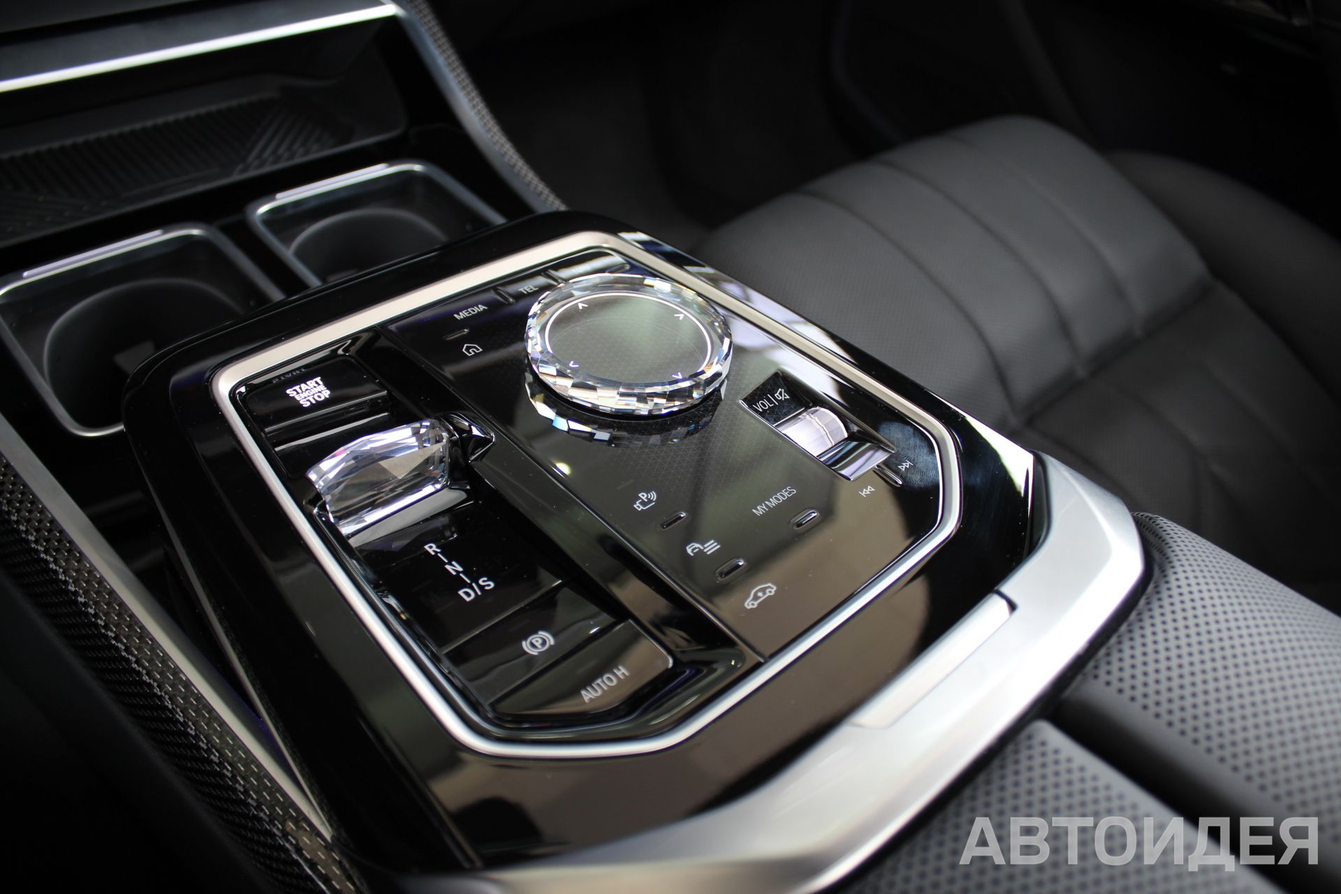 BMW 740d xDrive Sedan фото 11