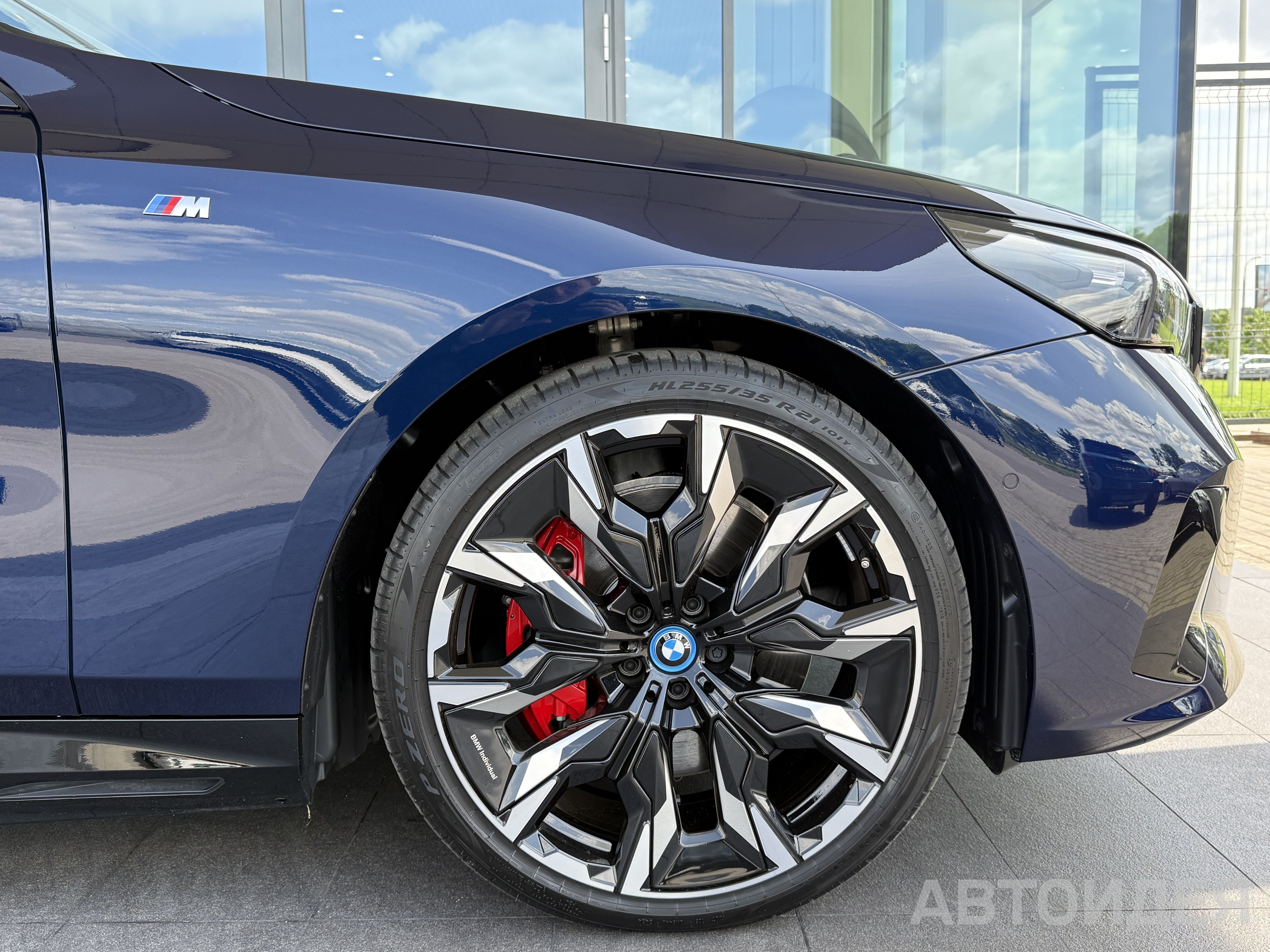 BMW i5 M60 xDrive Sedan фото 24