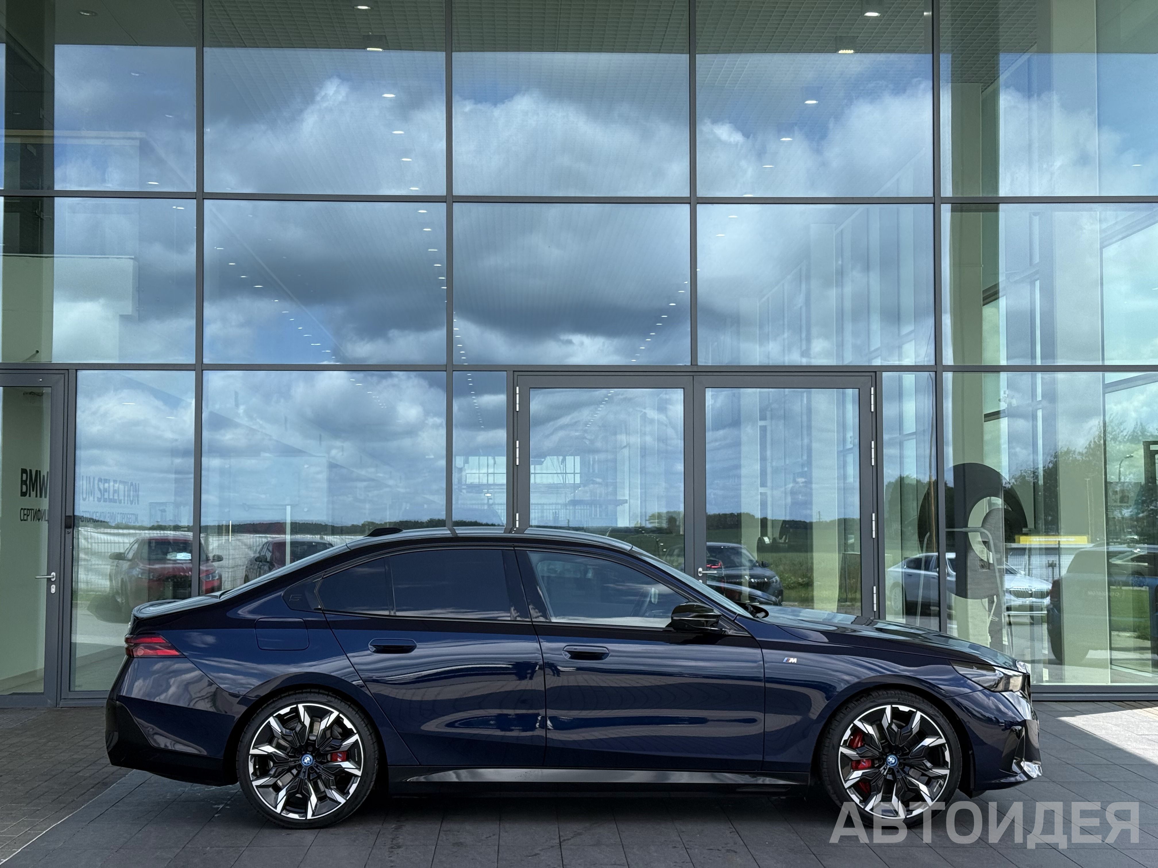 BMW i5 M60 xDrive Sedan фото 2