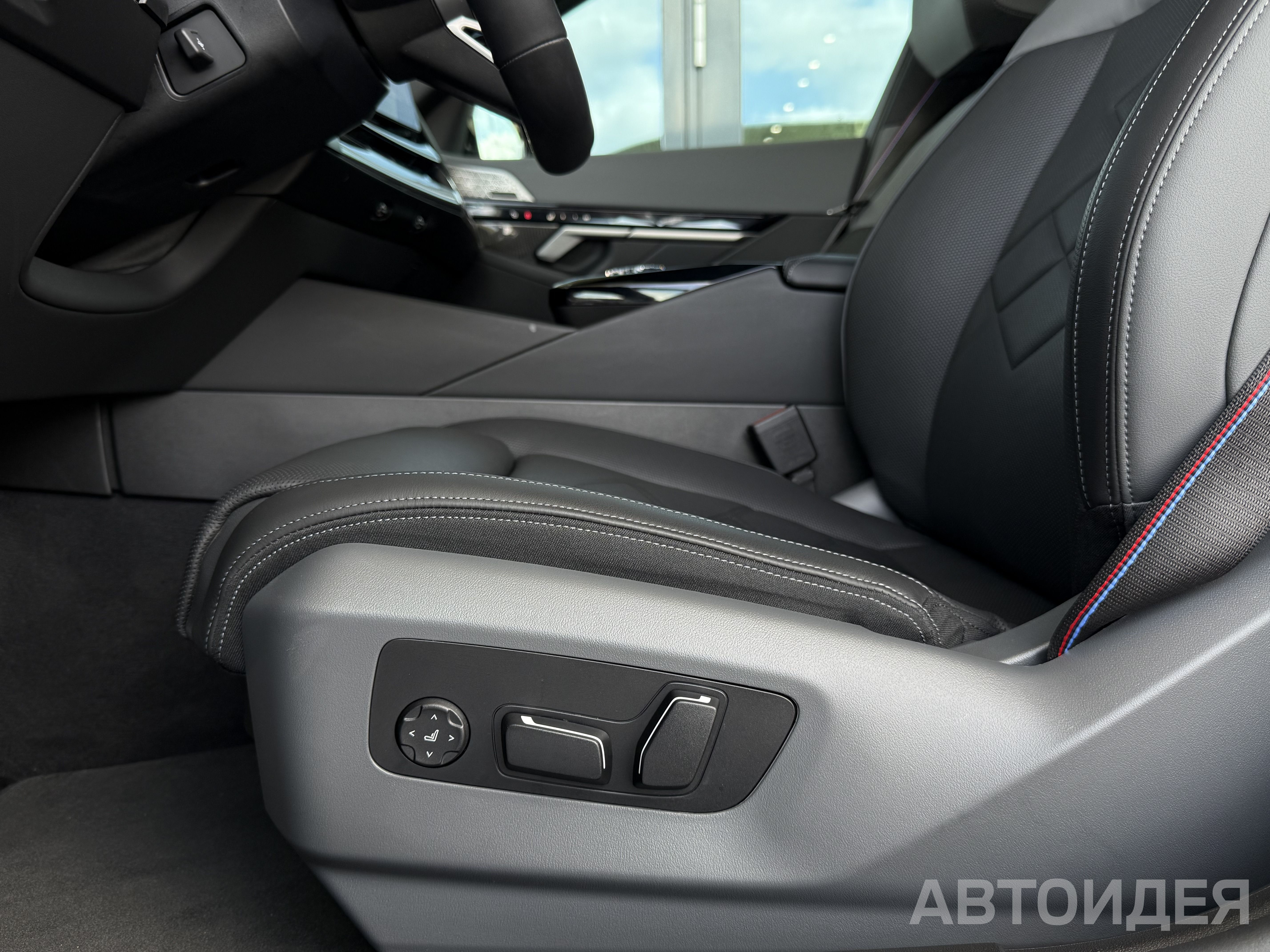 BMW i5 M60 xDrive Sedan фото 9