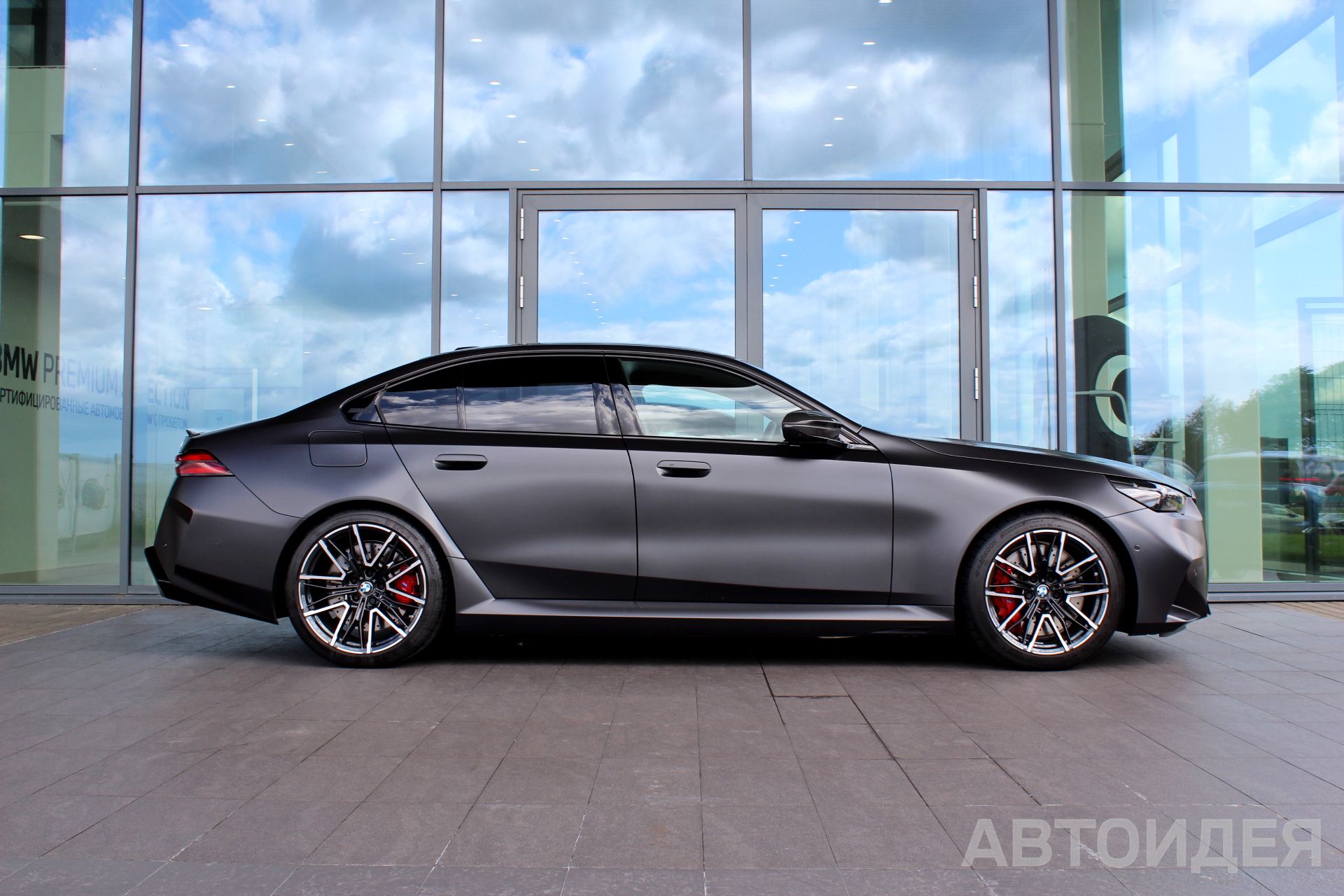 BMW M5 Sedan фото 4