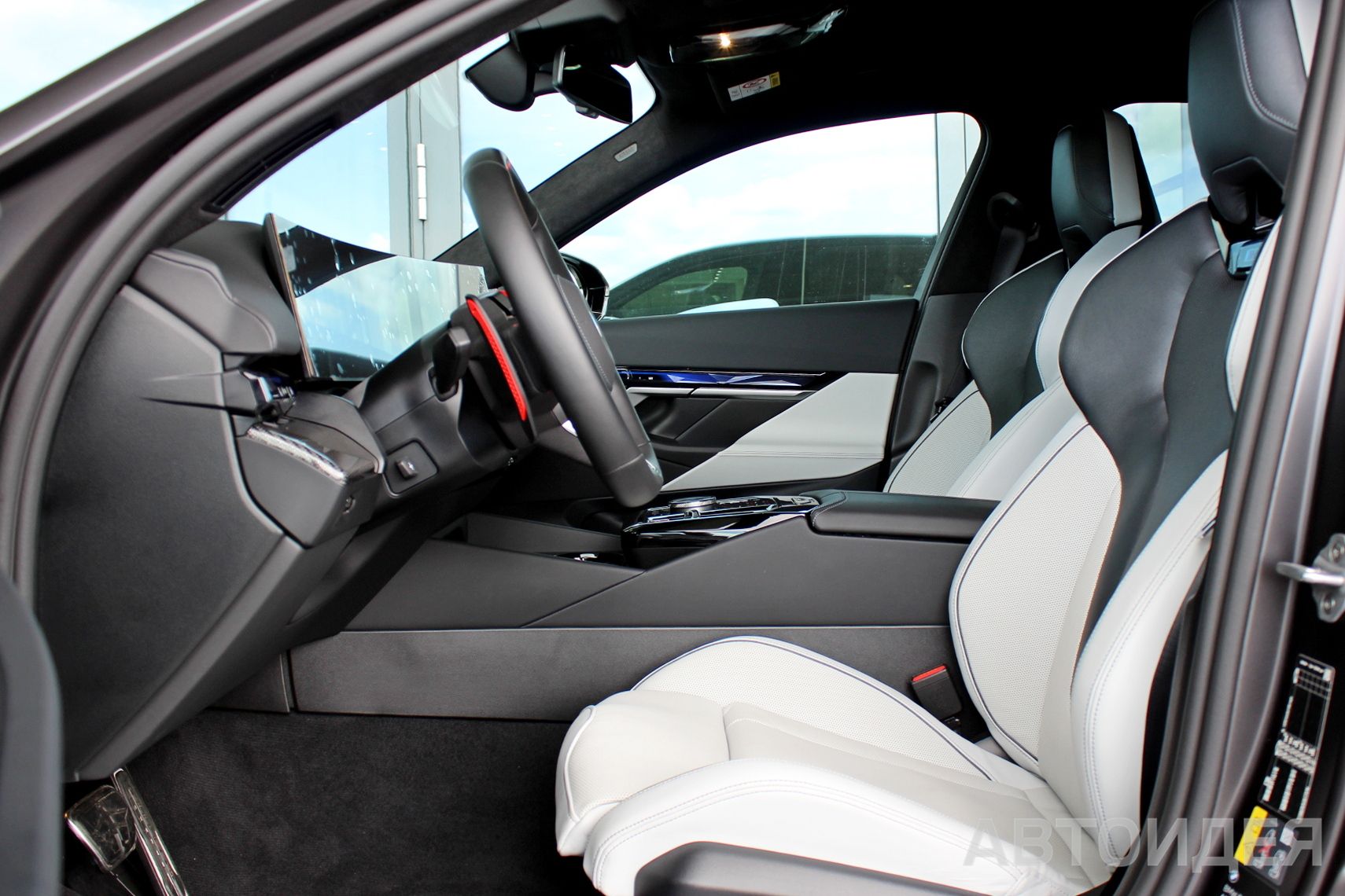 BMW M5 Sedan фото 27