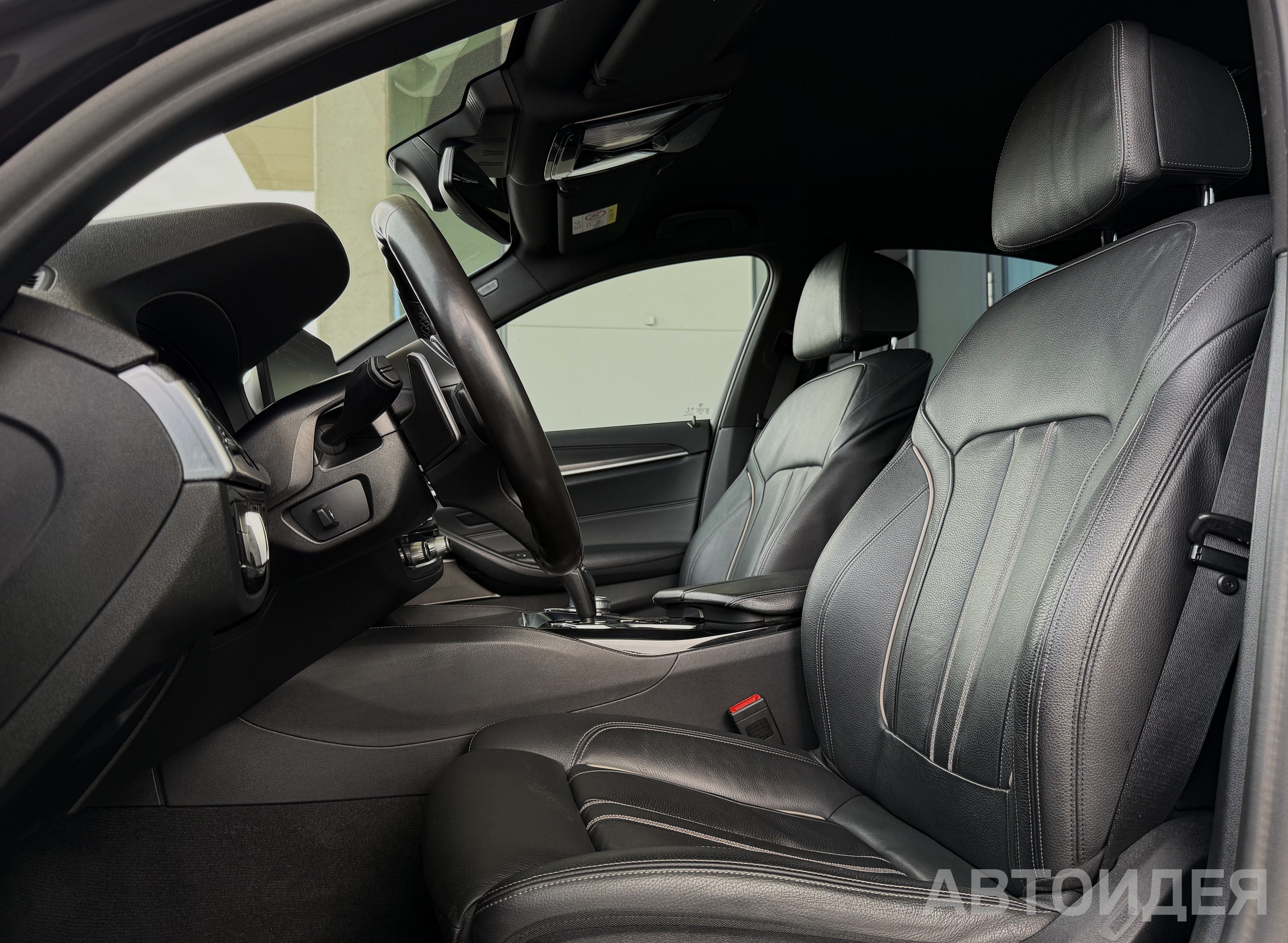 BMW 530i xDrive Sedan фото 12