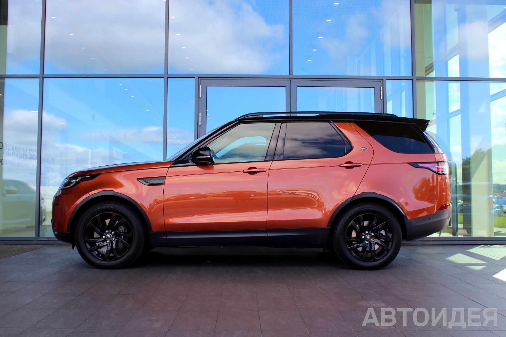 Land Rover Discovery V фото 2