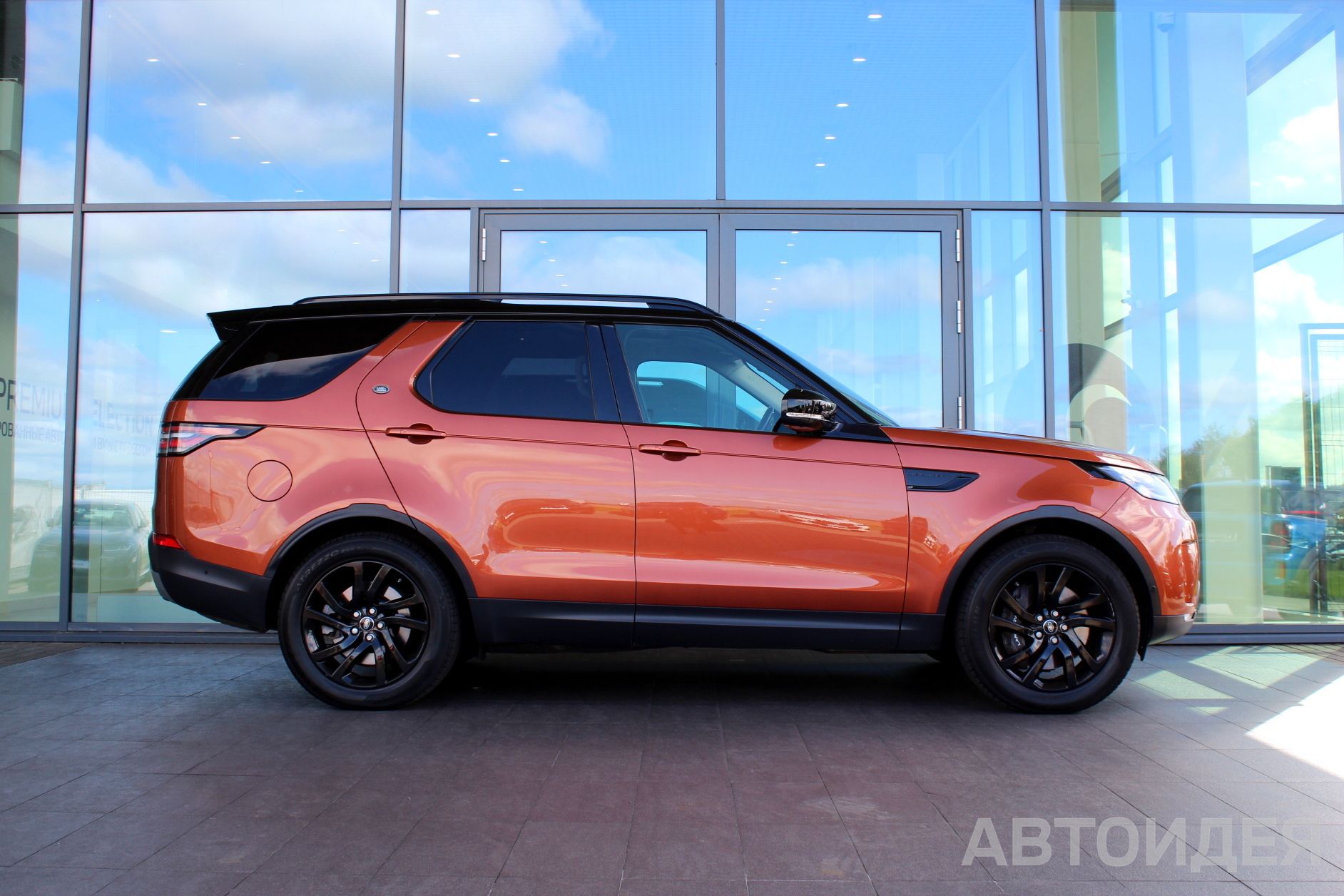 Land Rover Discovery V фото 3