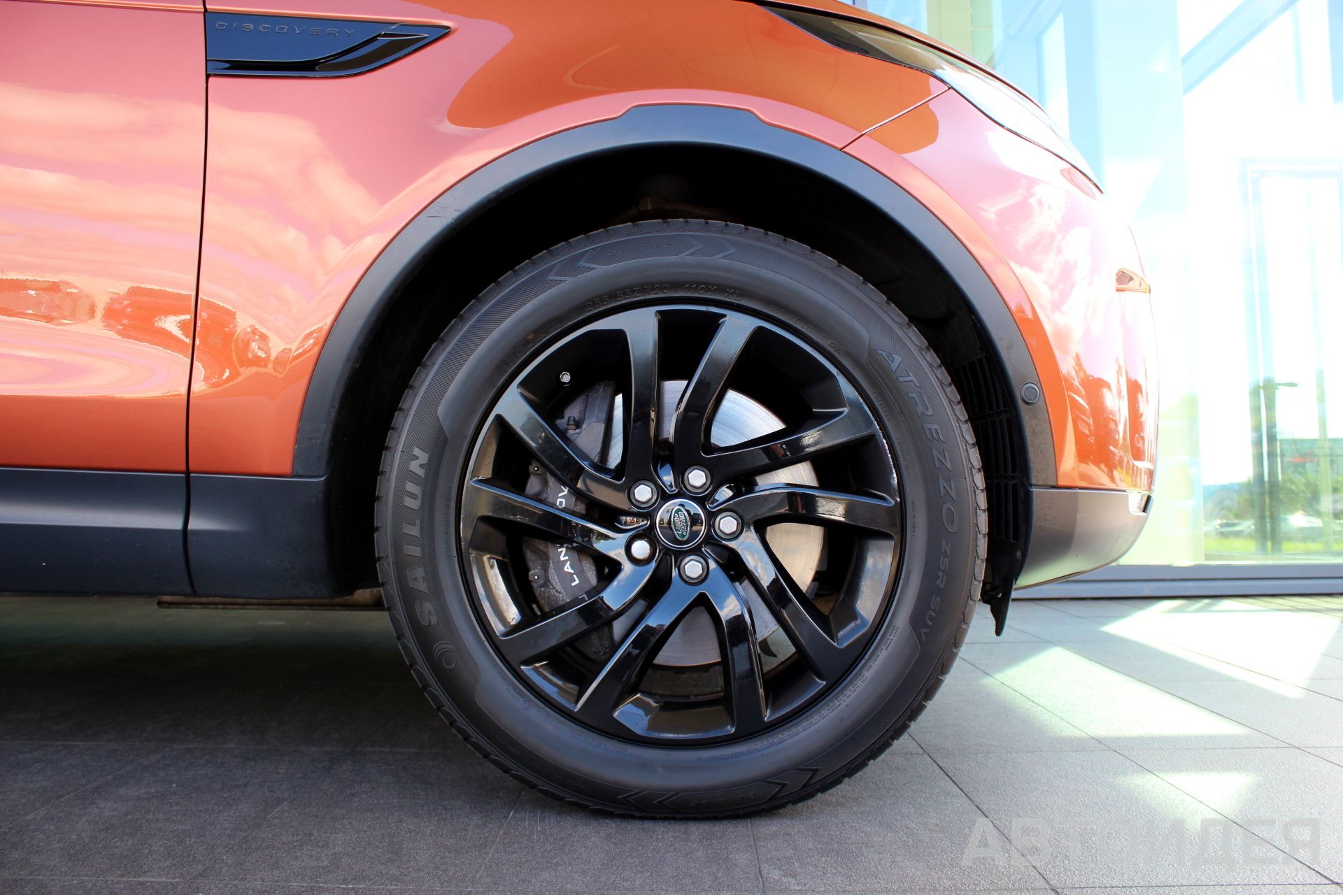 Land Rover Discovery V фото 6