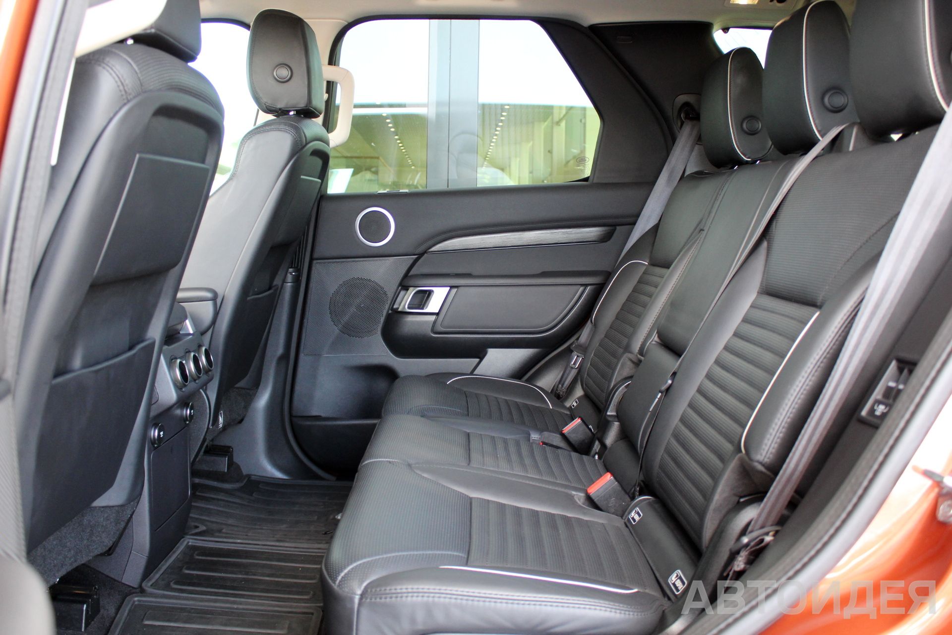 Land Rover Discovery V фото 23