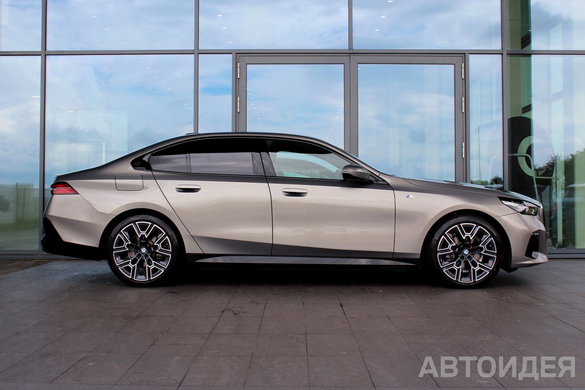 BMW 520d xDrive Sedan фото 3