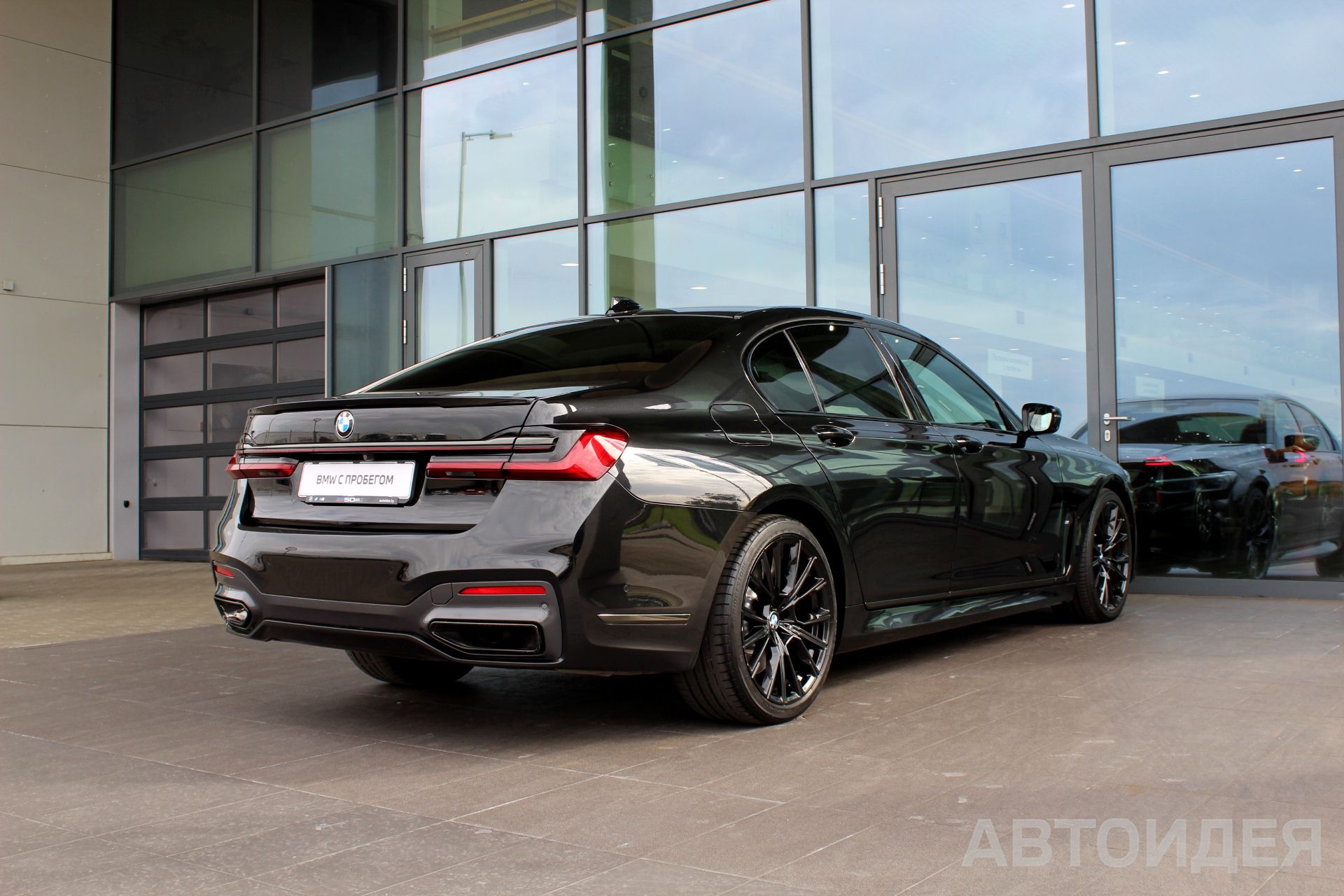 BMW 740d xDrive Sedan фото 1