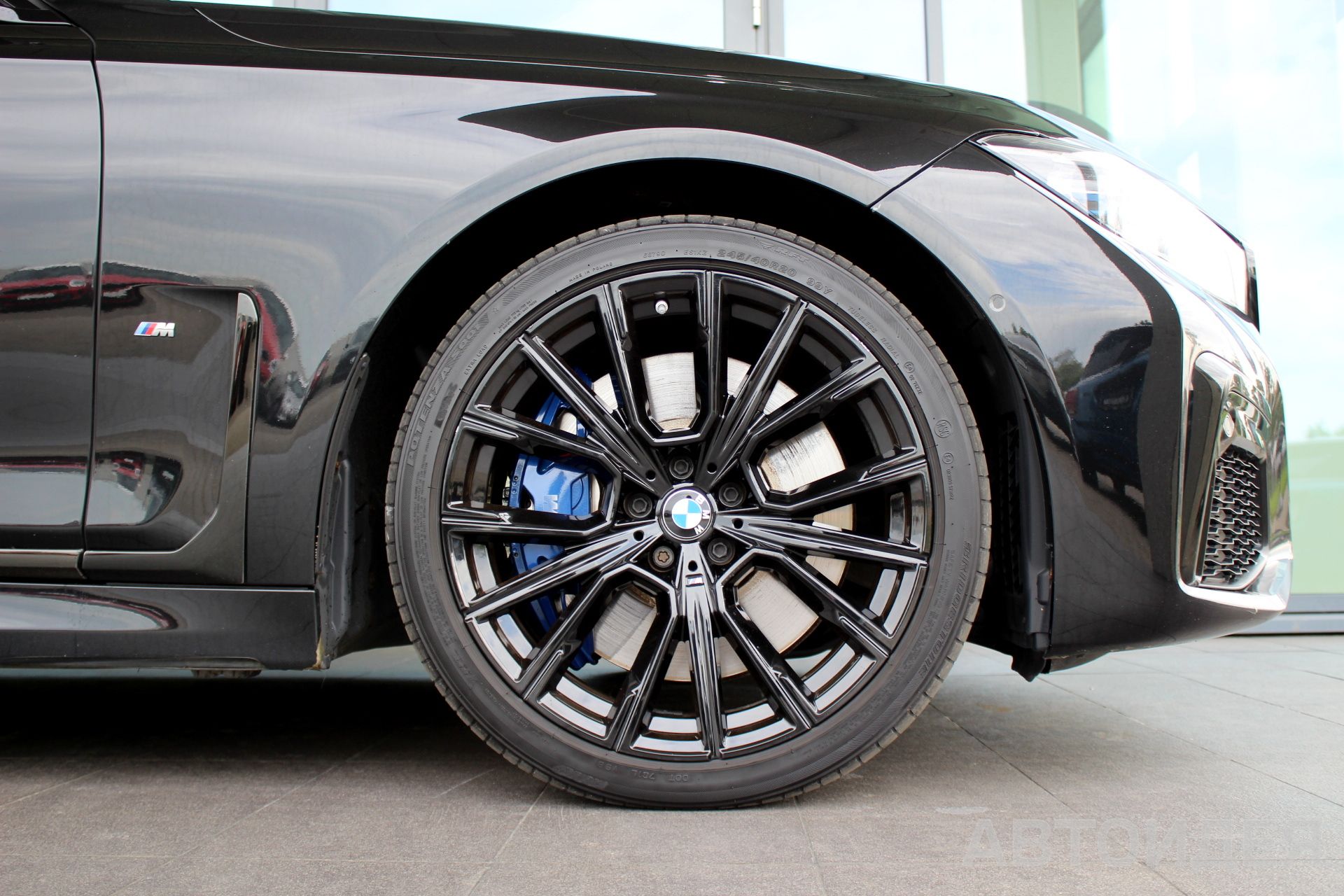 BMW 740d xDrive Sedan фото 6