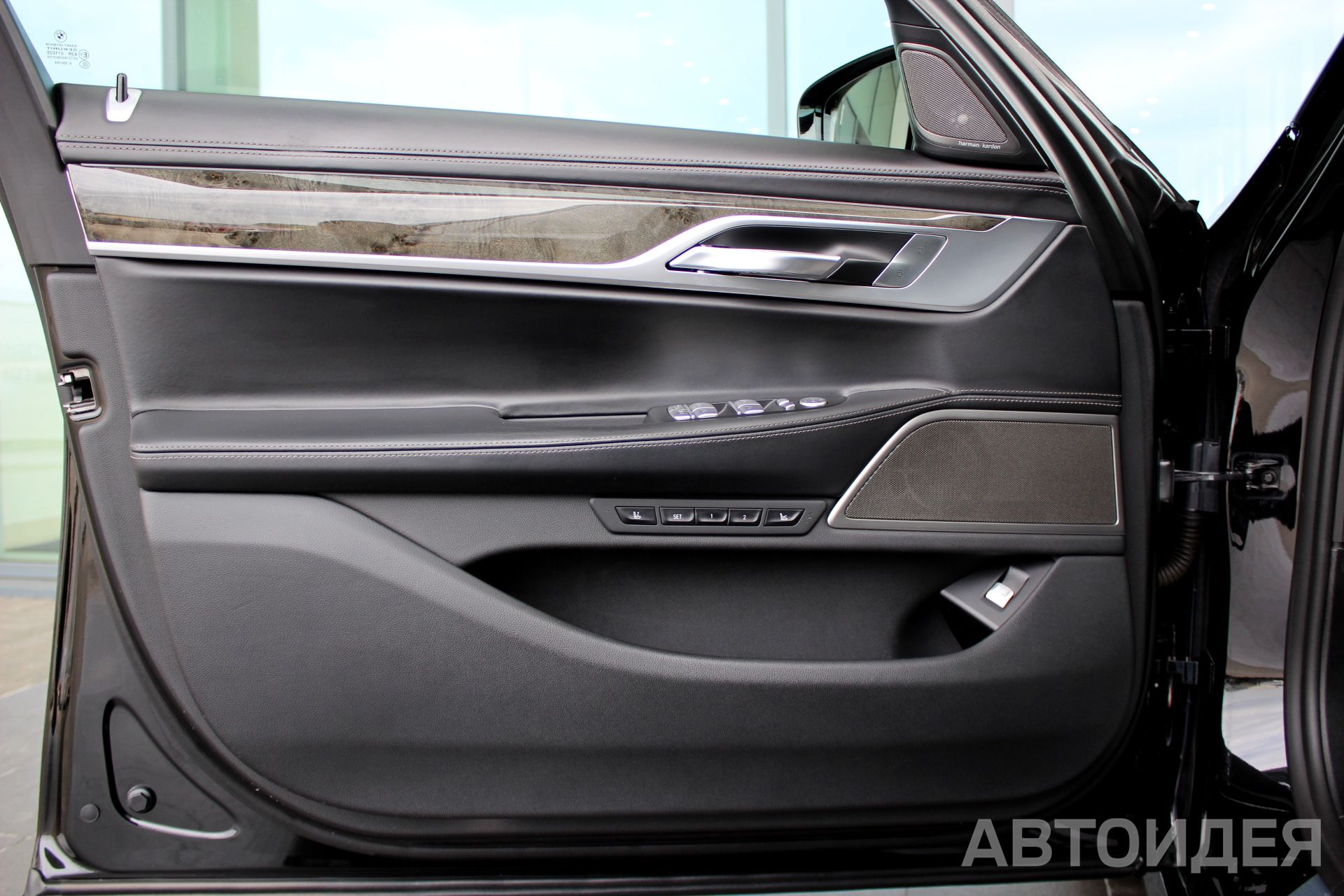 BMW 740d xDrive Sedan фото 21