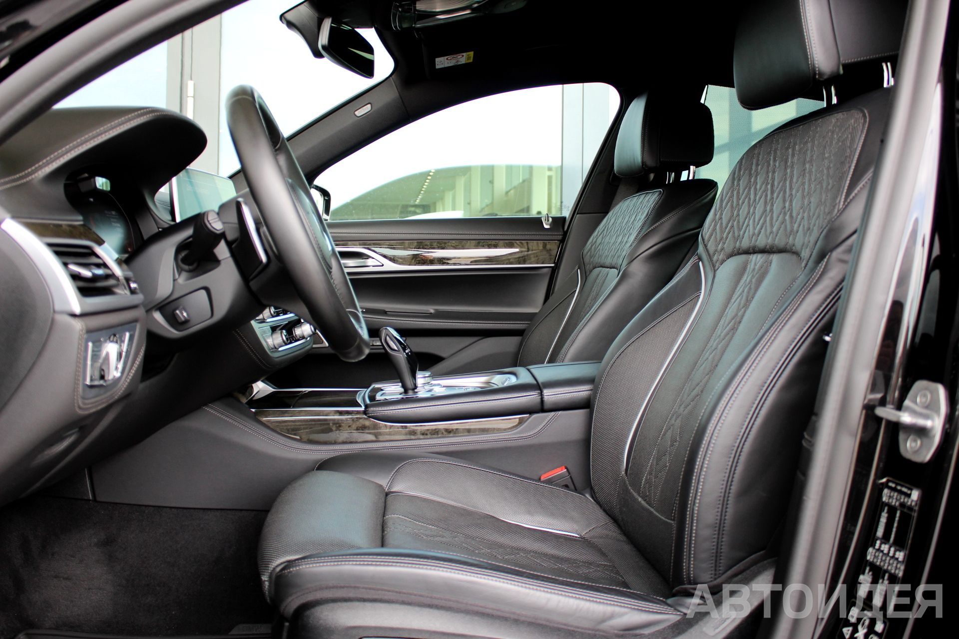 BMW 740d xDrive Sedan фото 22
