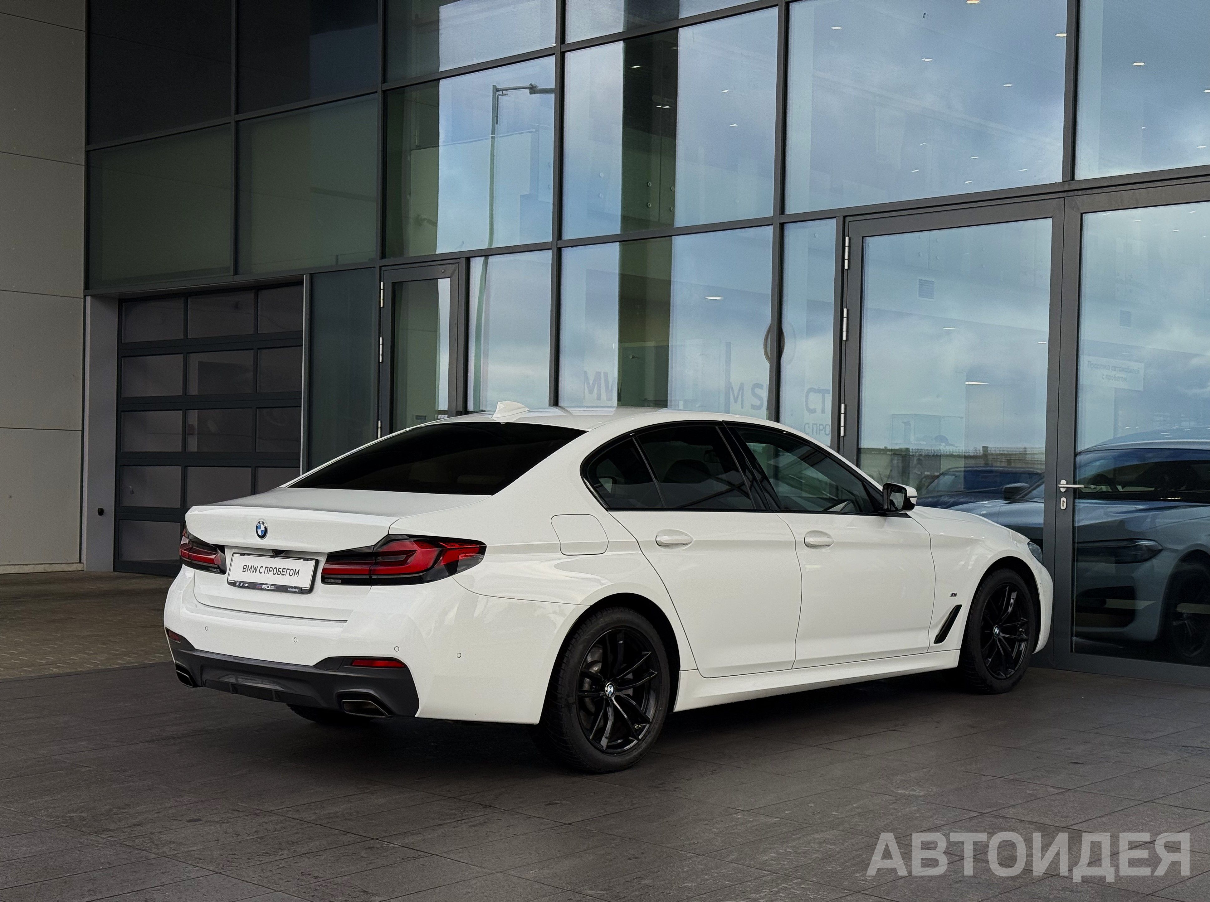 BMW 520i Sedan фото 3