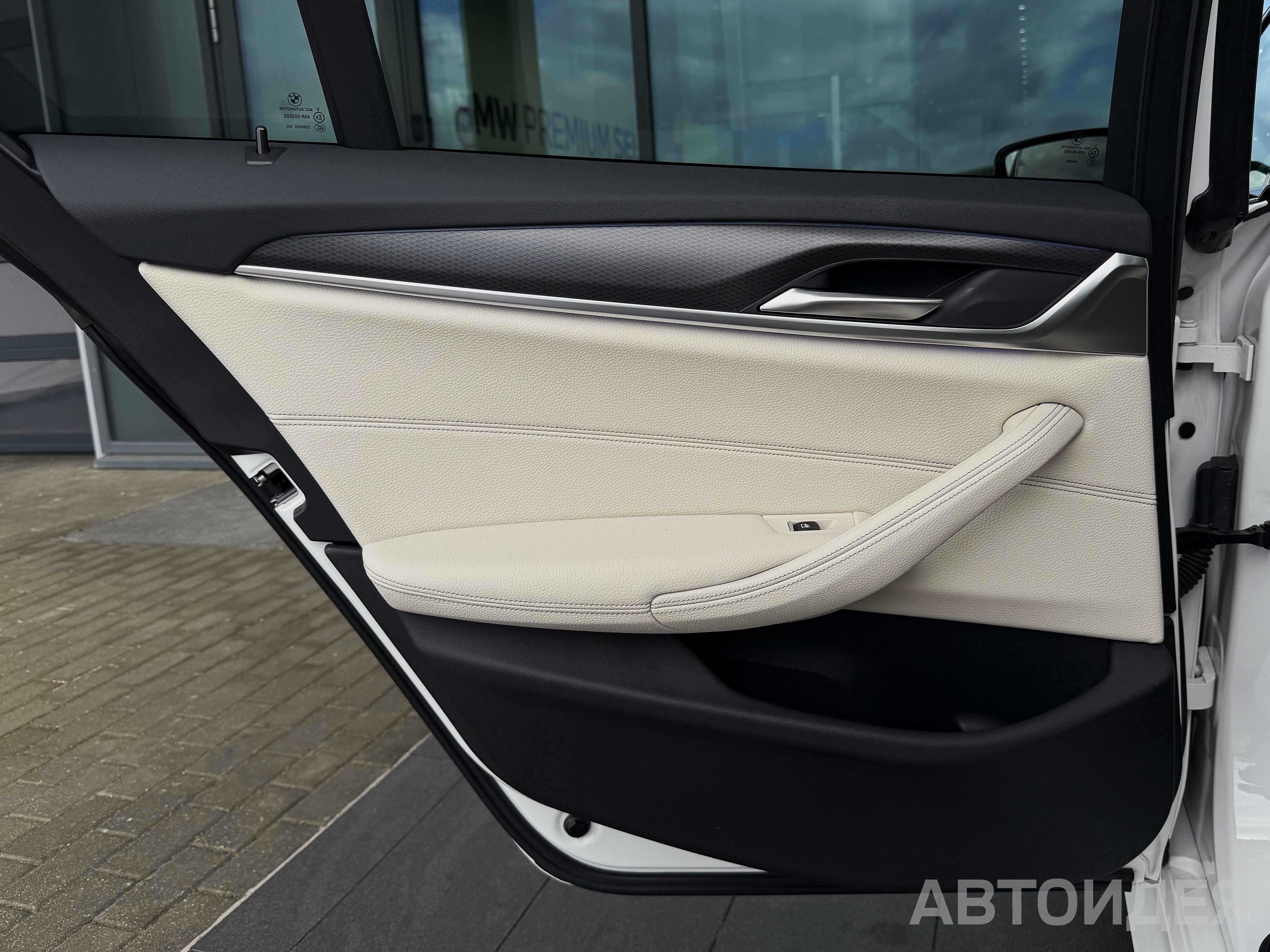 BMW 520i Sedan фото 13