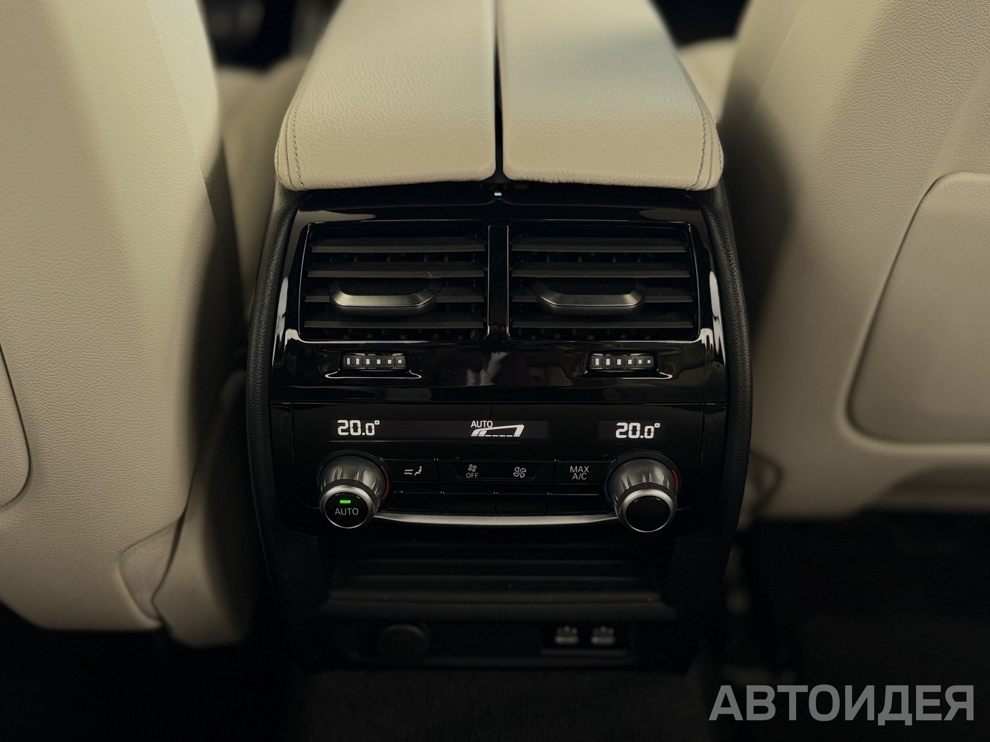 BMW 520i Sedan фото 15