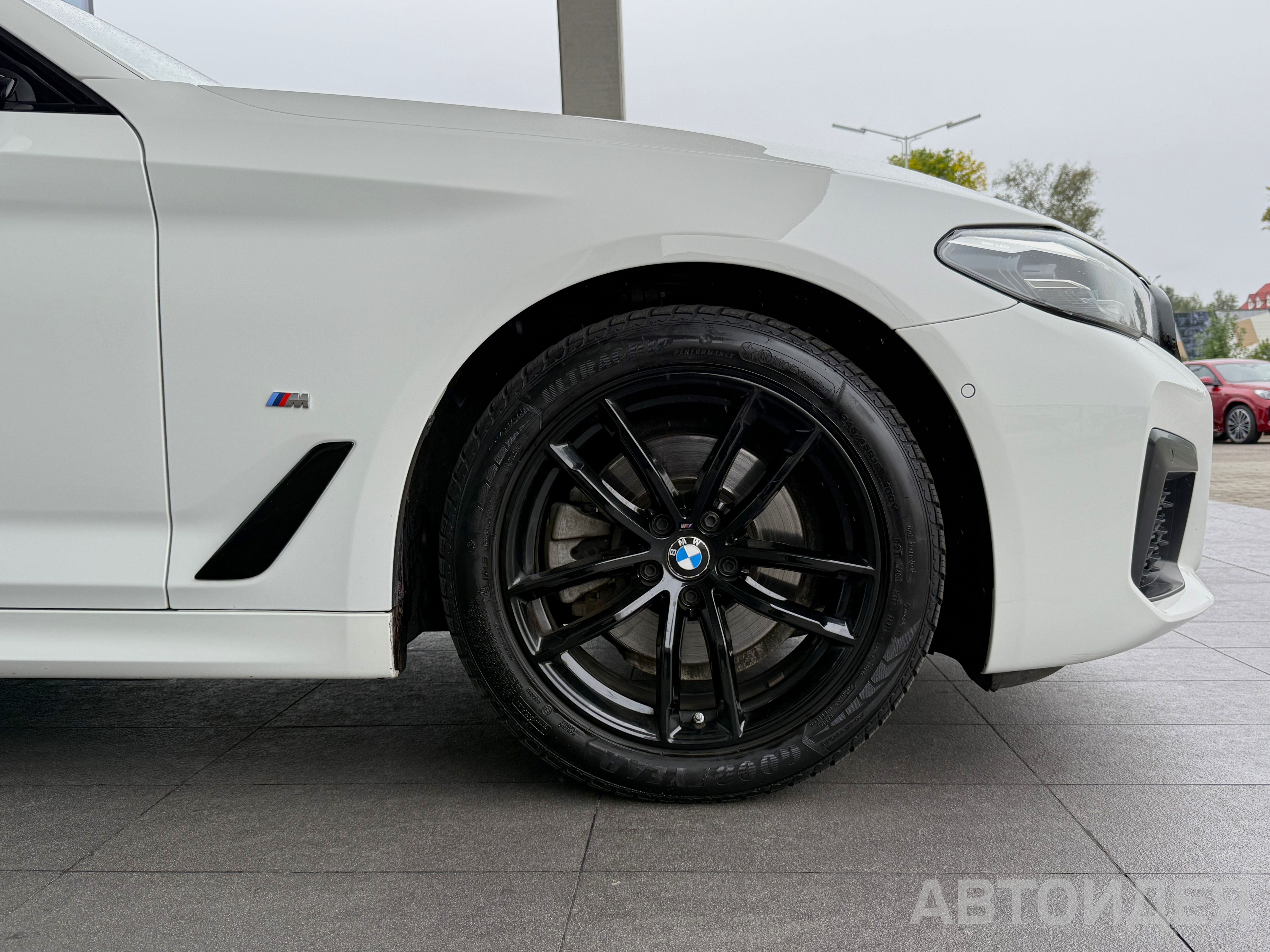 BMW 520i Sedan фото 27