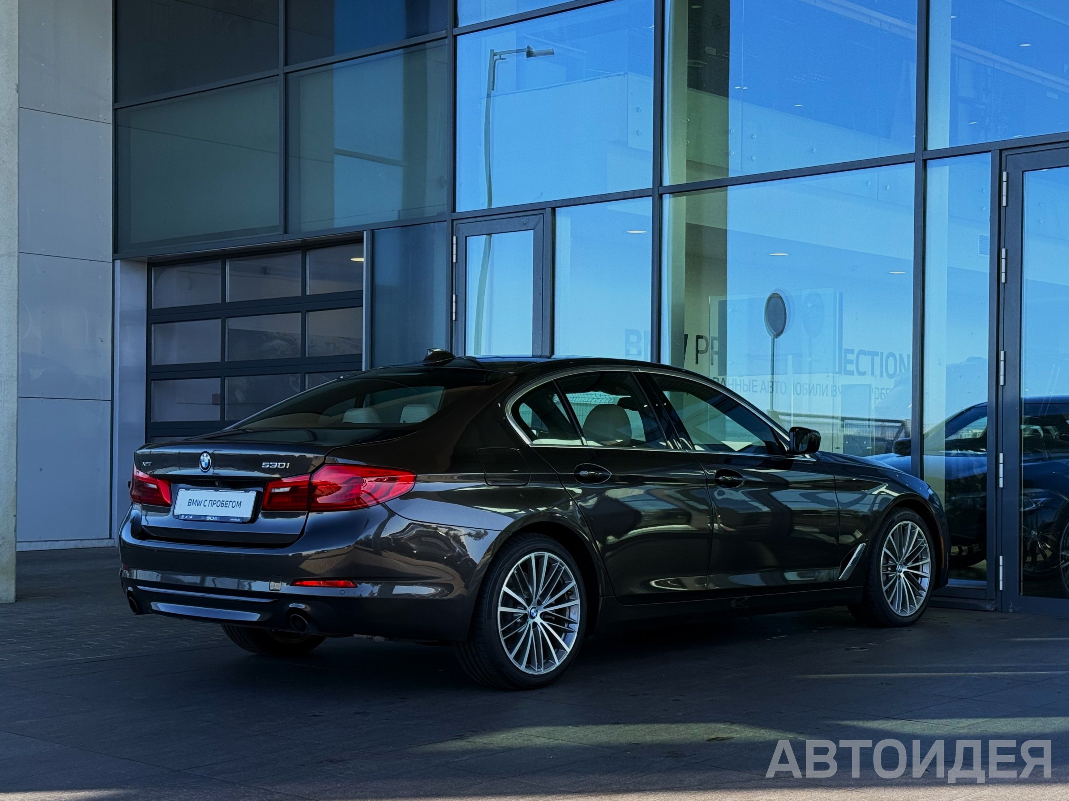 BMW 530i xDrive Sedan фото 3