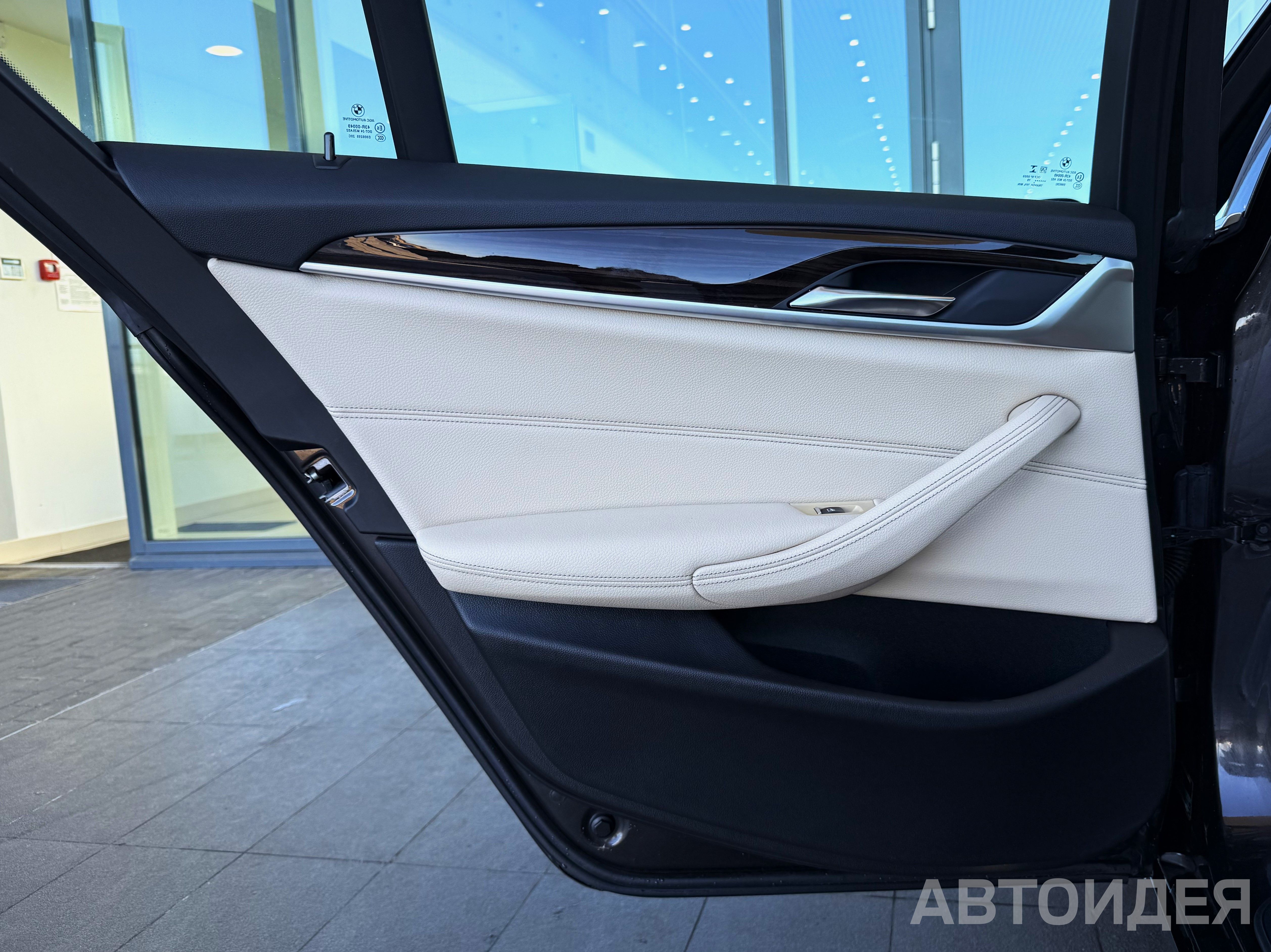 BMW 530i xDrive Sedan фото 13