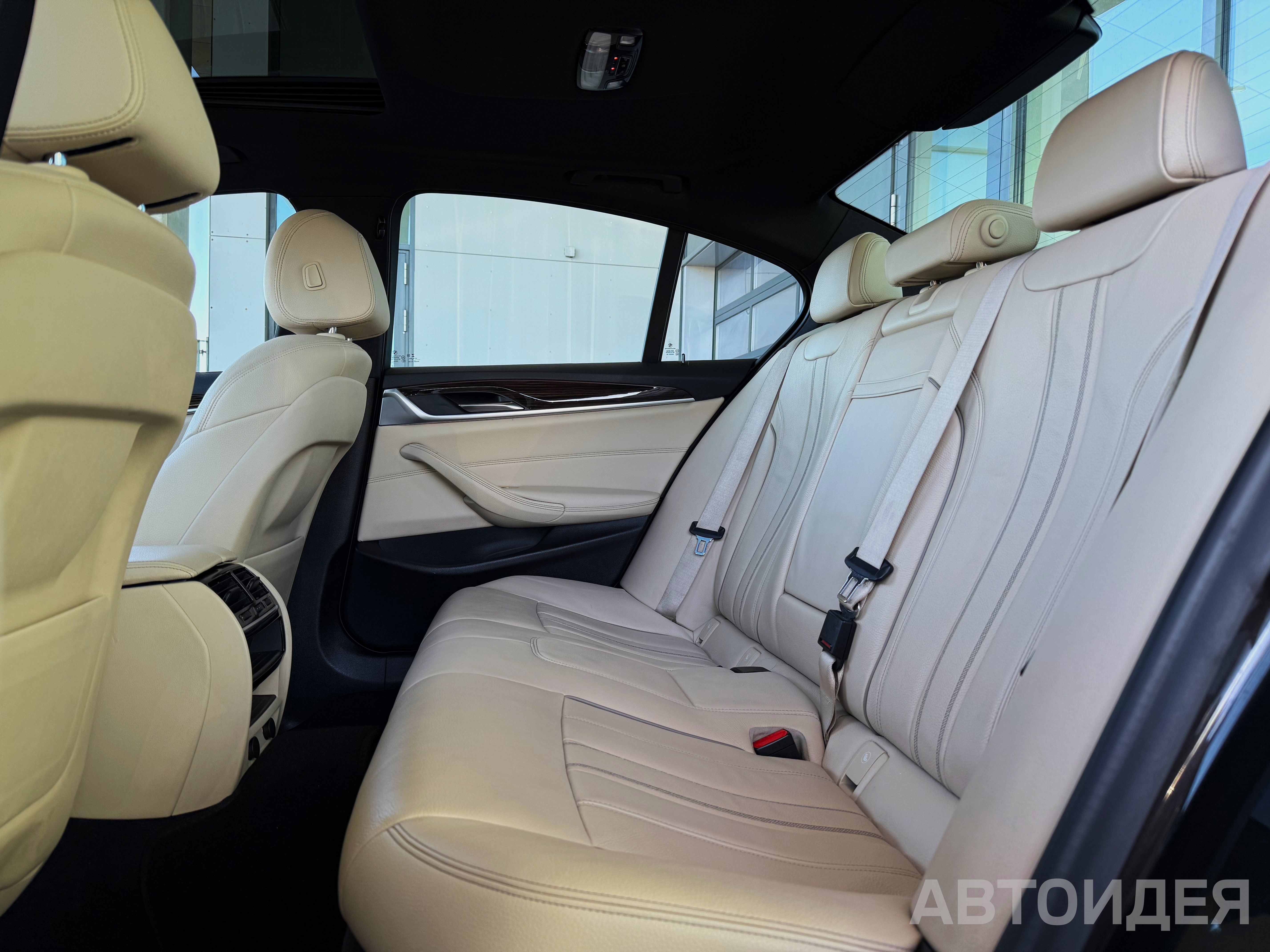 BMW 530i xDrive Sedan фото 14