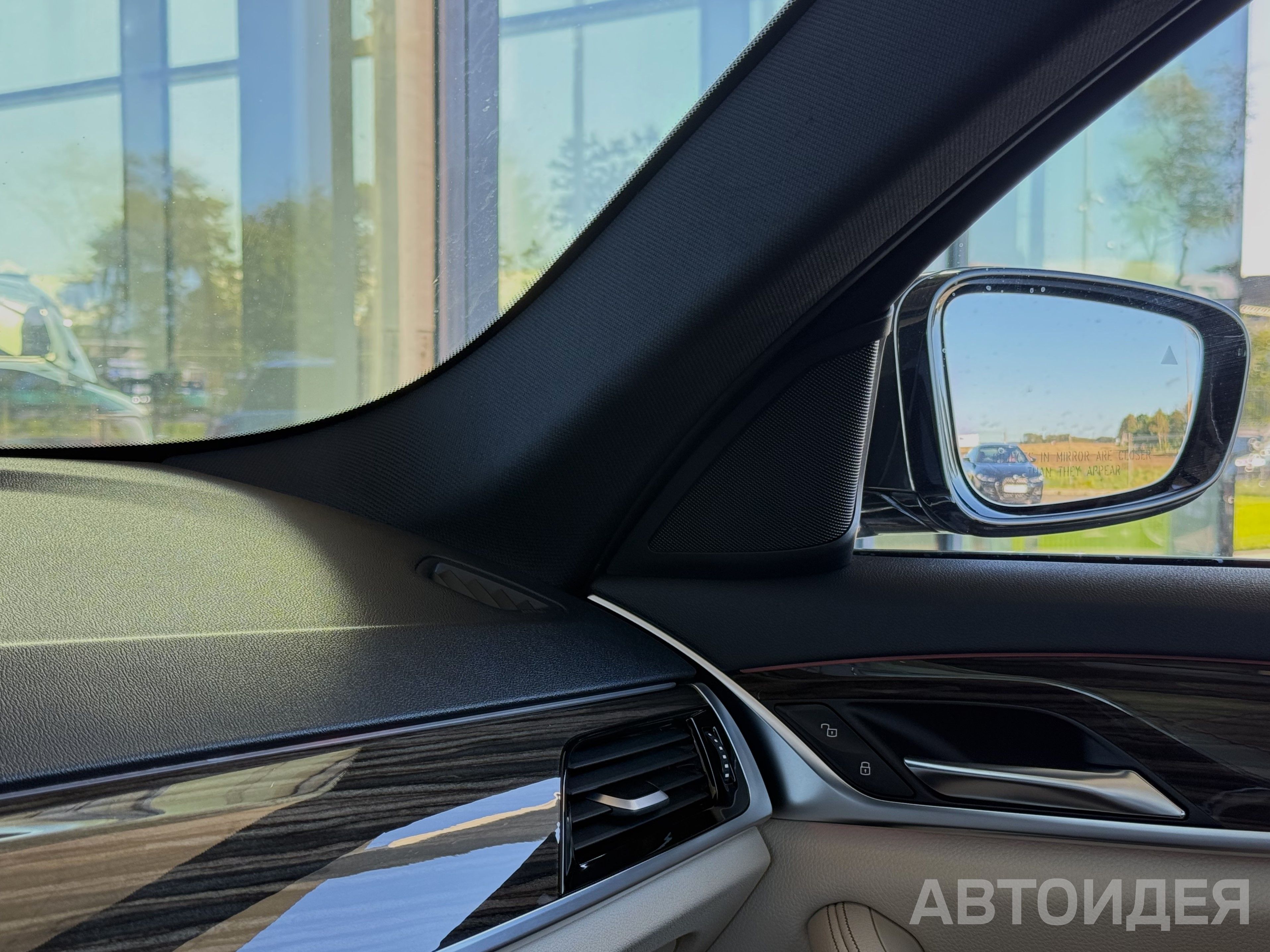 BMW 530i xDrive Sedan фото 23