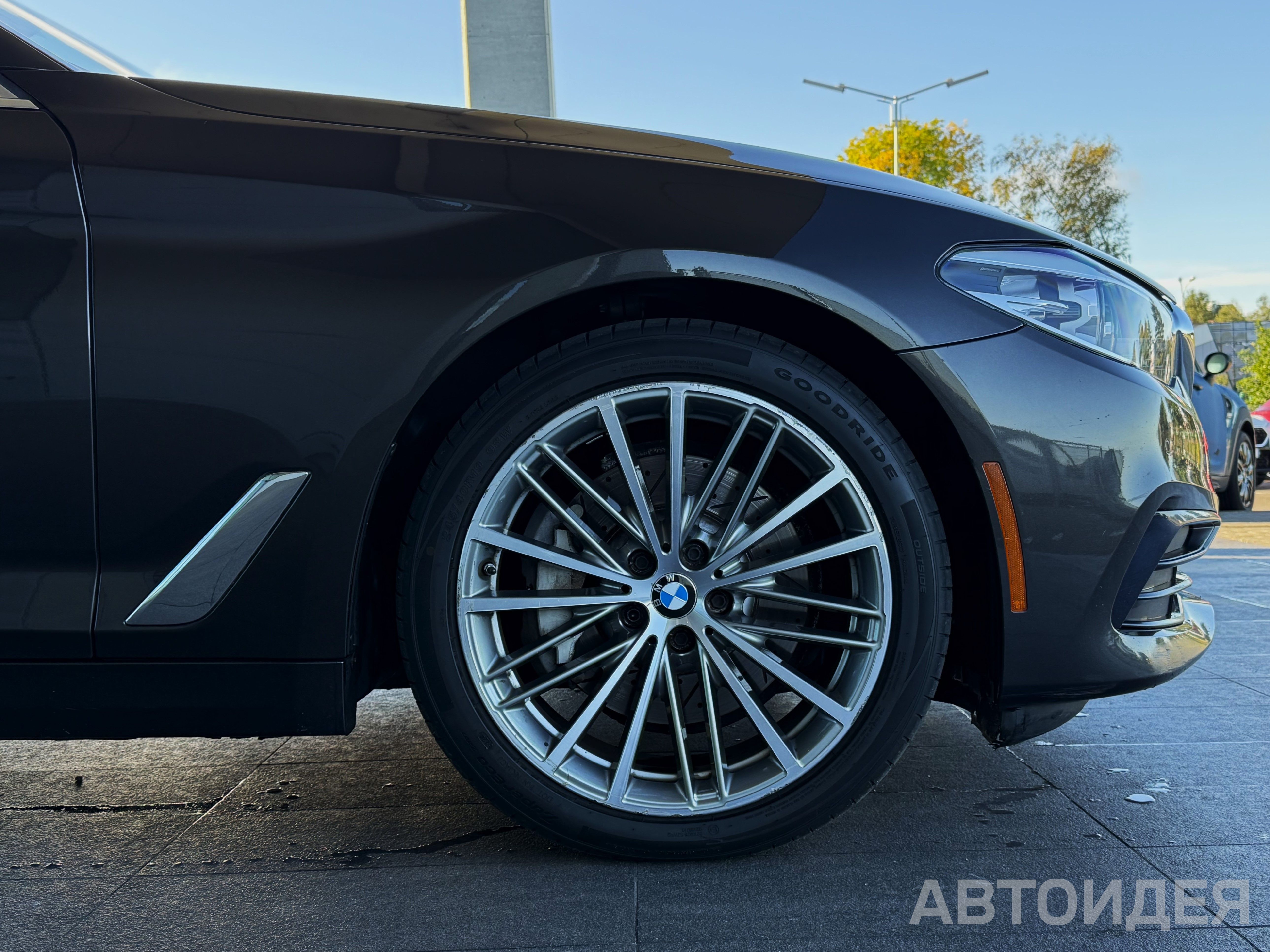 BMW 530i xDrive Sedan фото 26