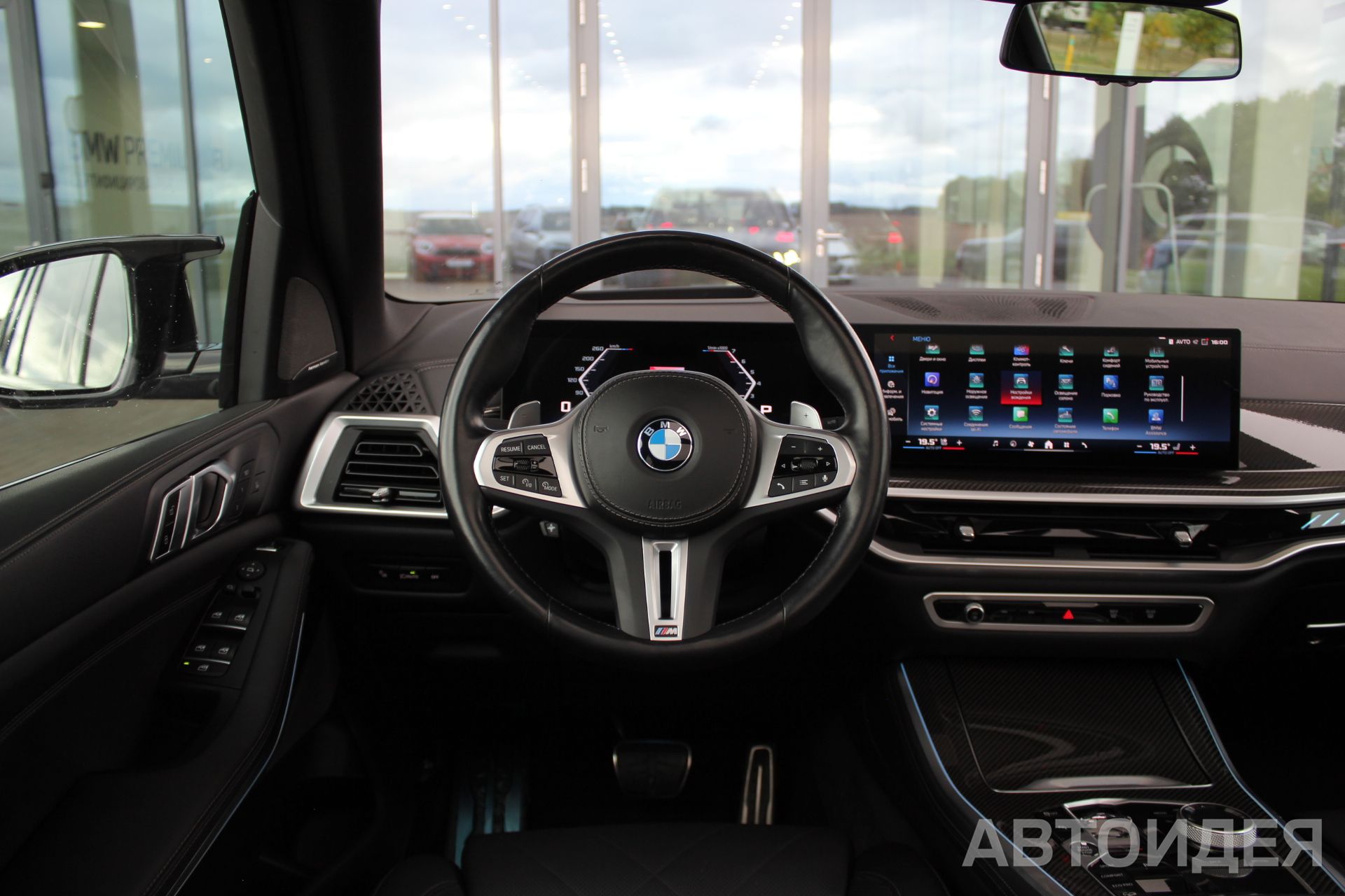 BMW X5 M60i фото 9