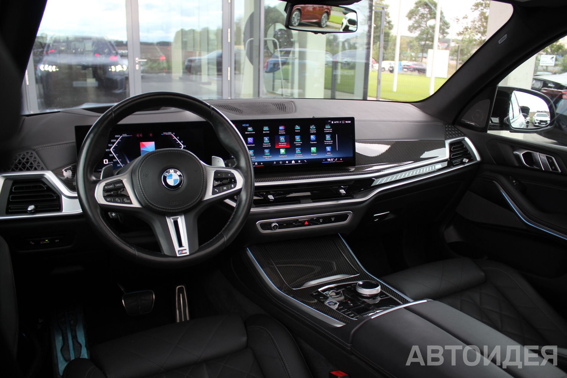 BMW X5 M60i фото 10