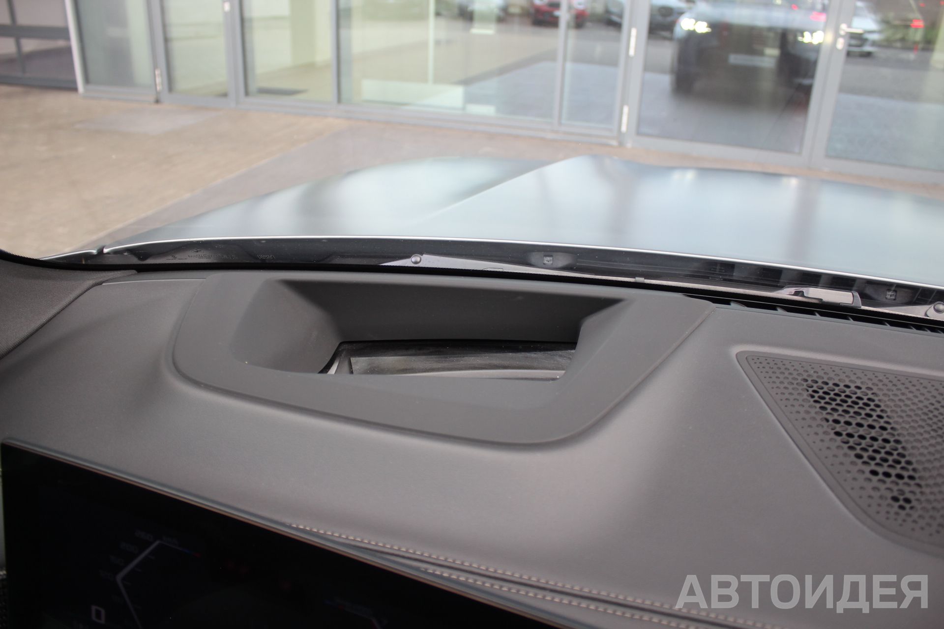 BMW X5 M60i фото 13