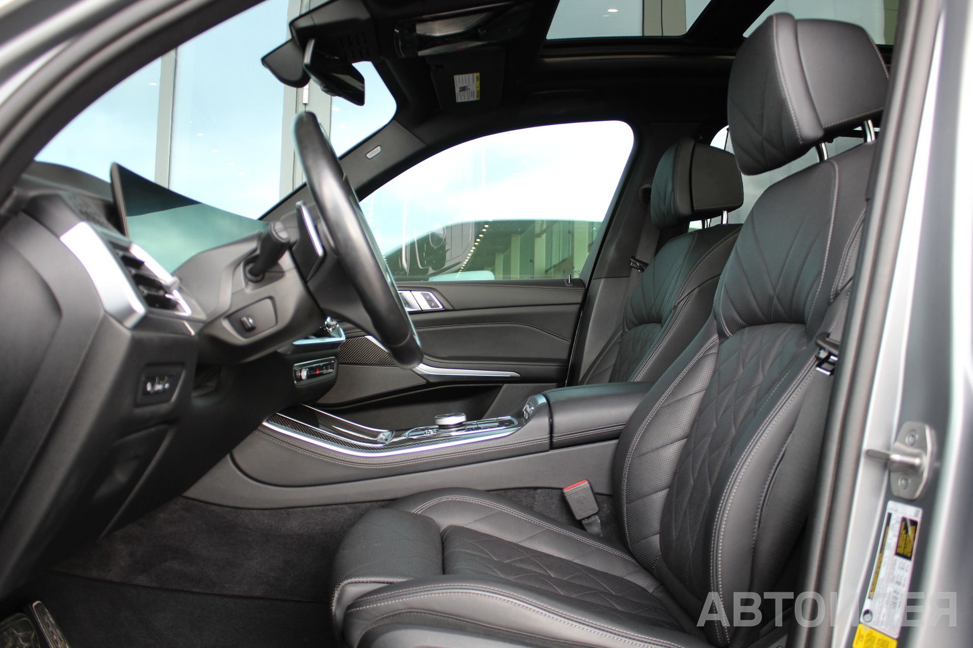 BMW X5 M60i фото 22