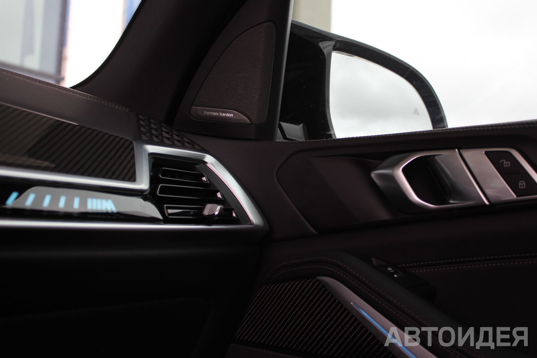 BMW X5 M60i фото 23