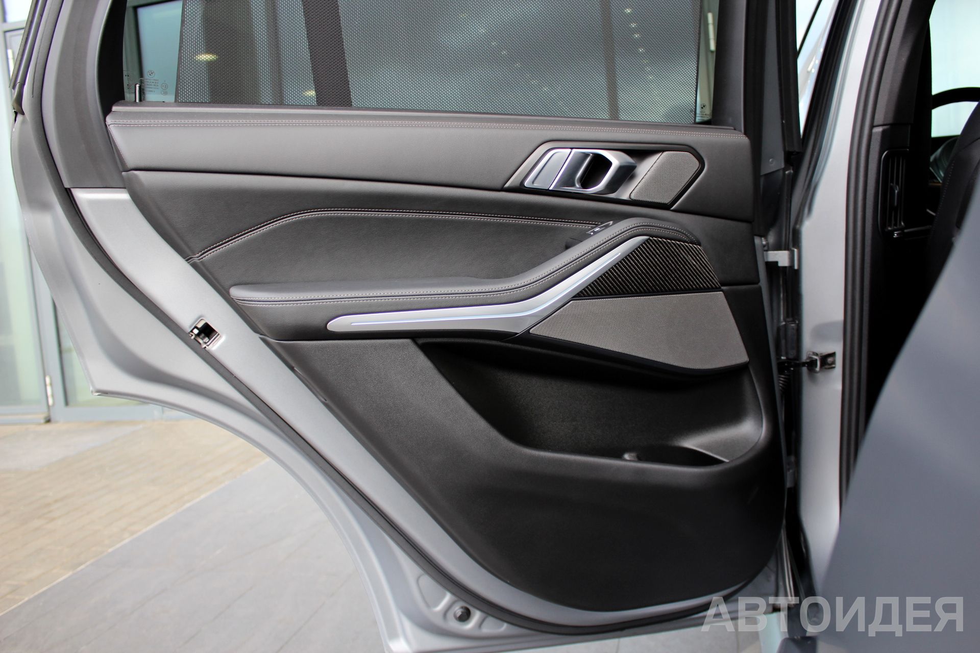 BMW X5 M60i фото 24