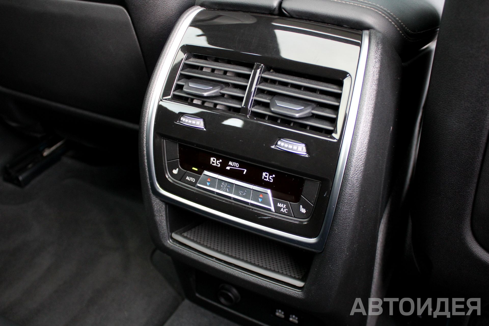 BMW X5 M60i фото 27