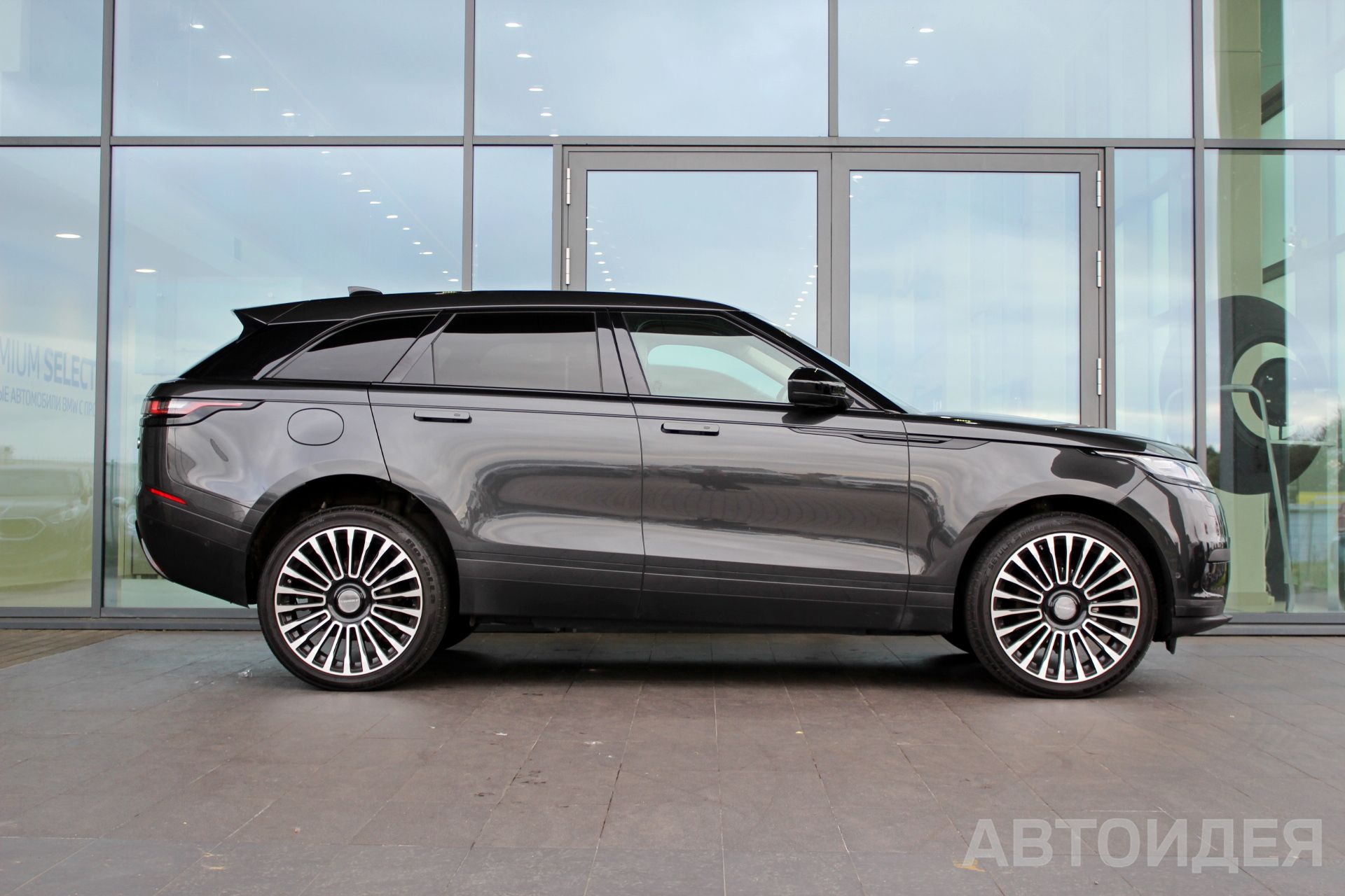 Land Rover Range-Rover Velar 2.0d 240PS фото 3