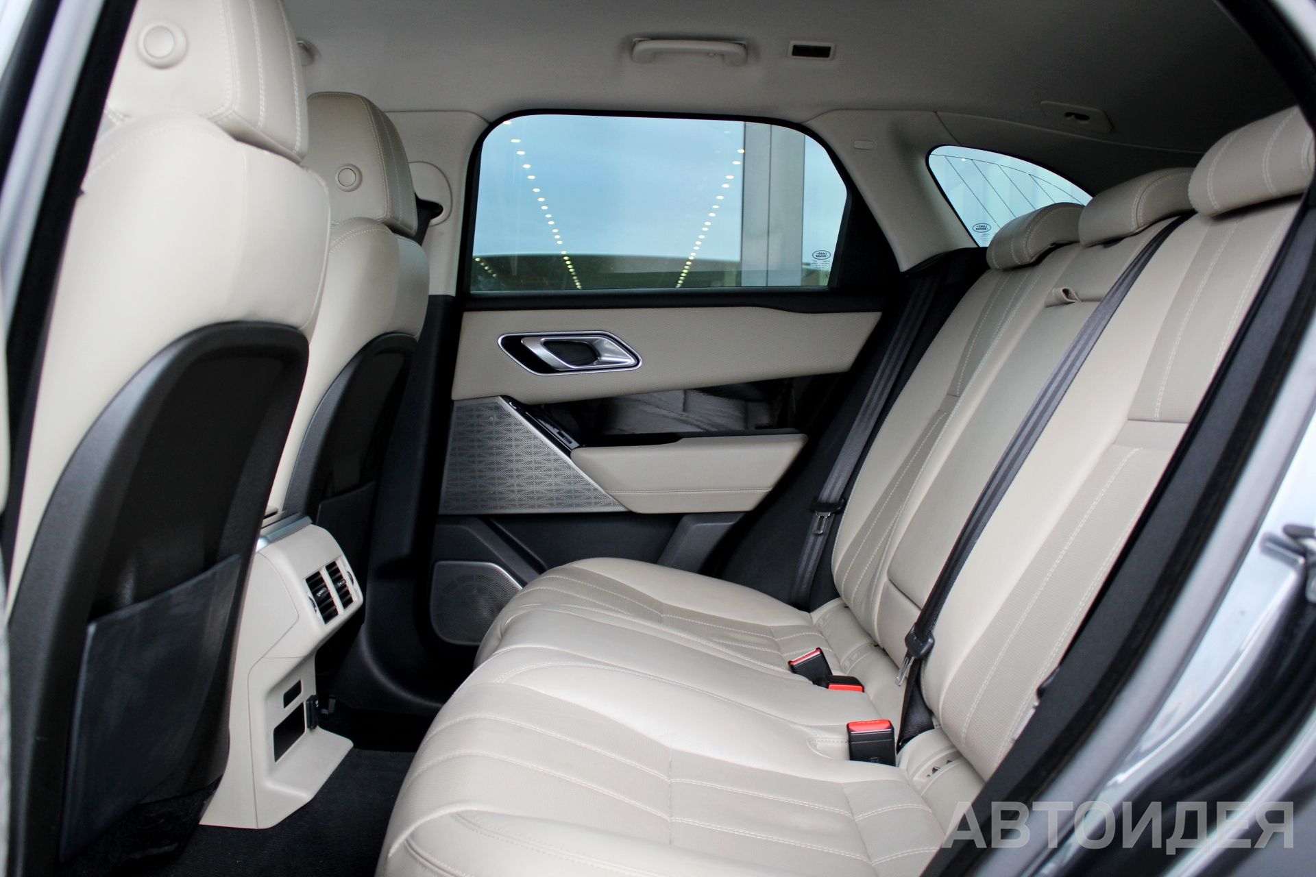 Land Rover Range-Rover Velar 2.0d 240PS фото 23